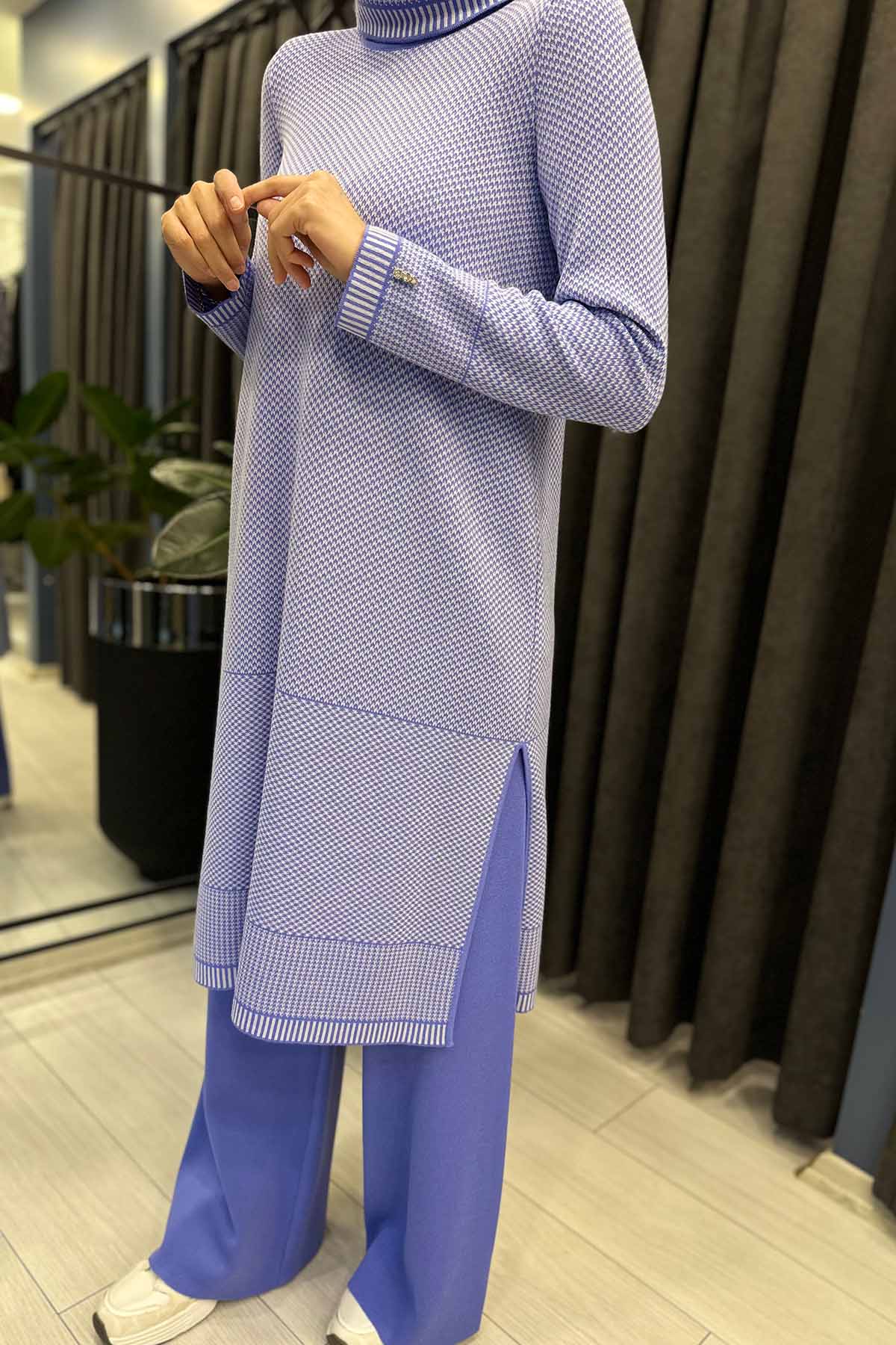 DİK YAKA UZUN TUNİK