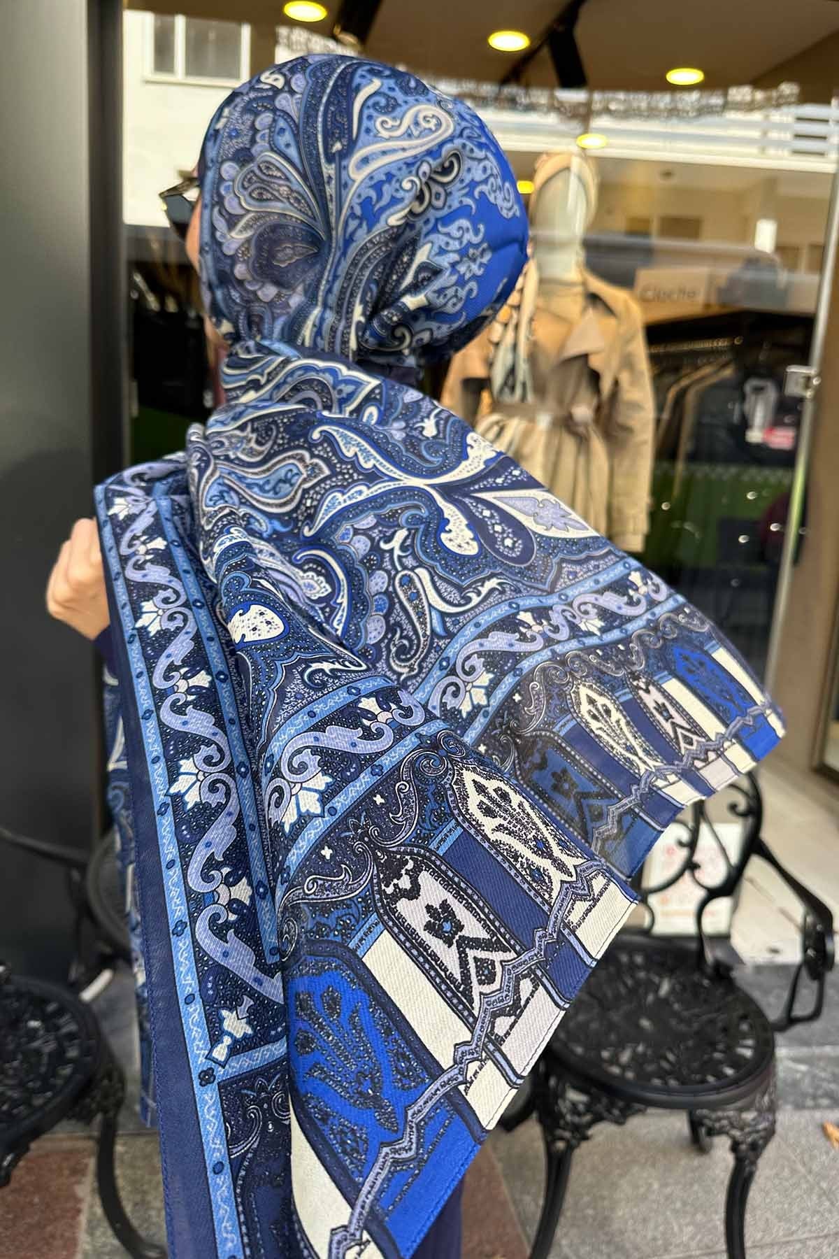 BLUE LİORA