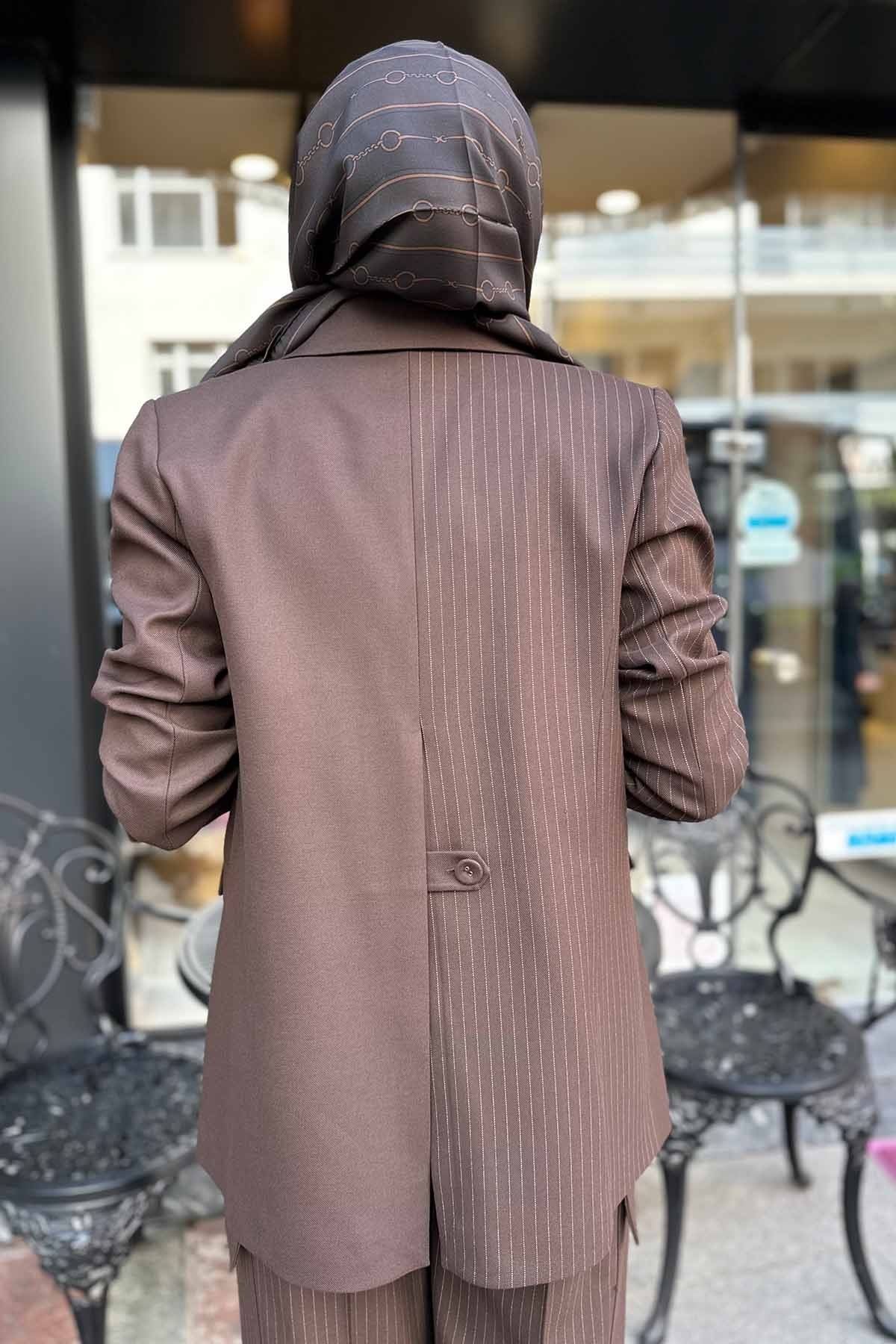 ARKASI DÜĞMELİ ÇİZGİLİ BLAZER CEKET