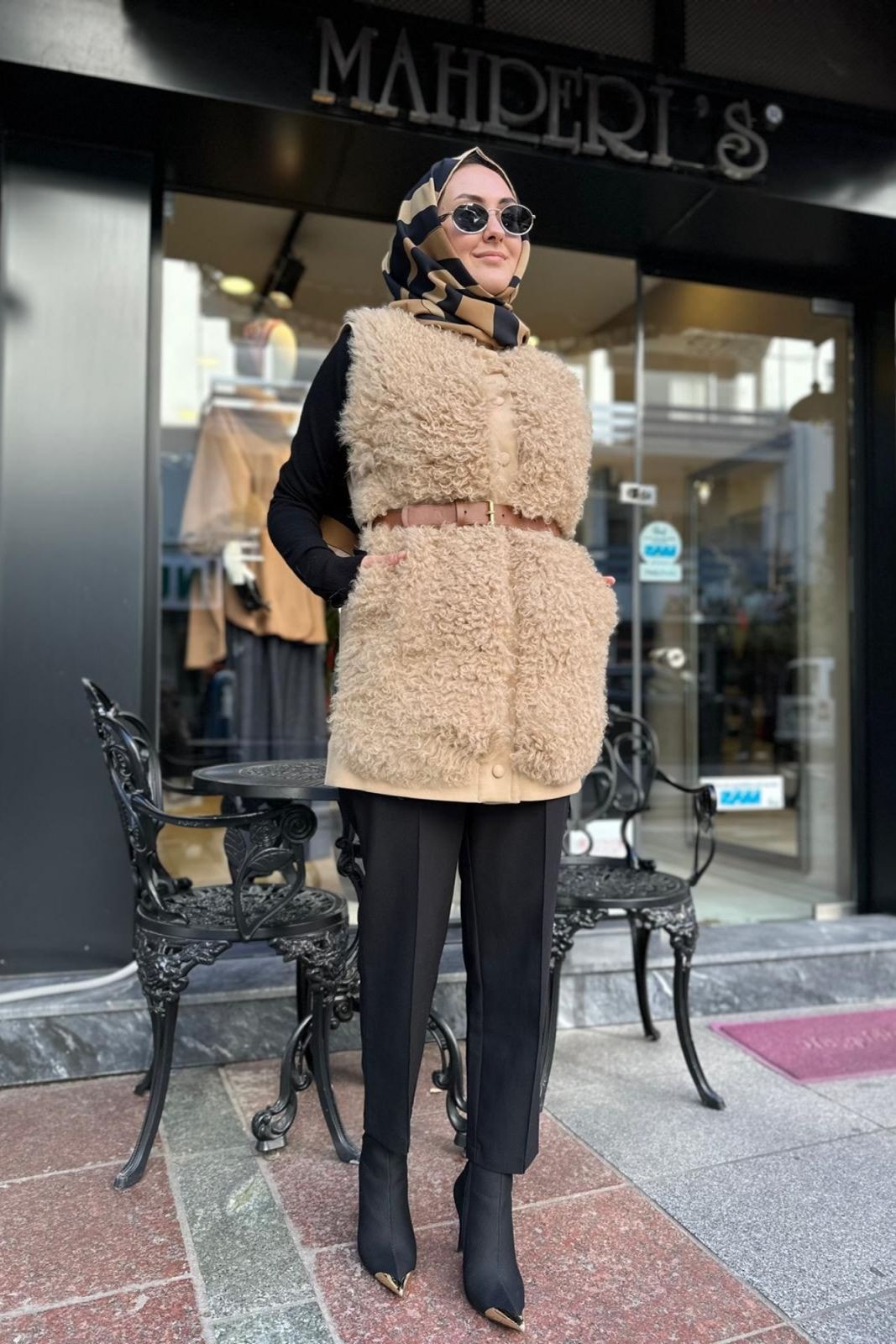 KÜRKLÜ YELEK - Camel