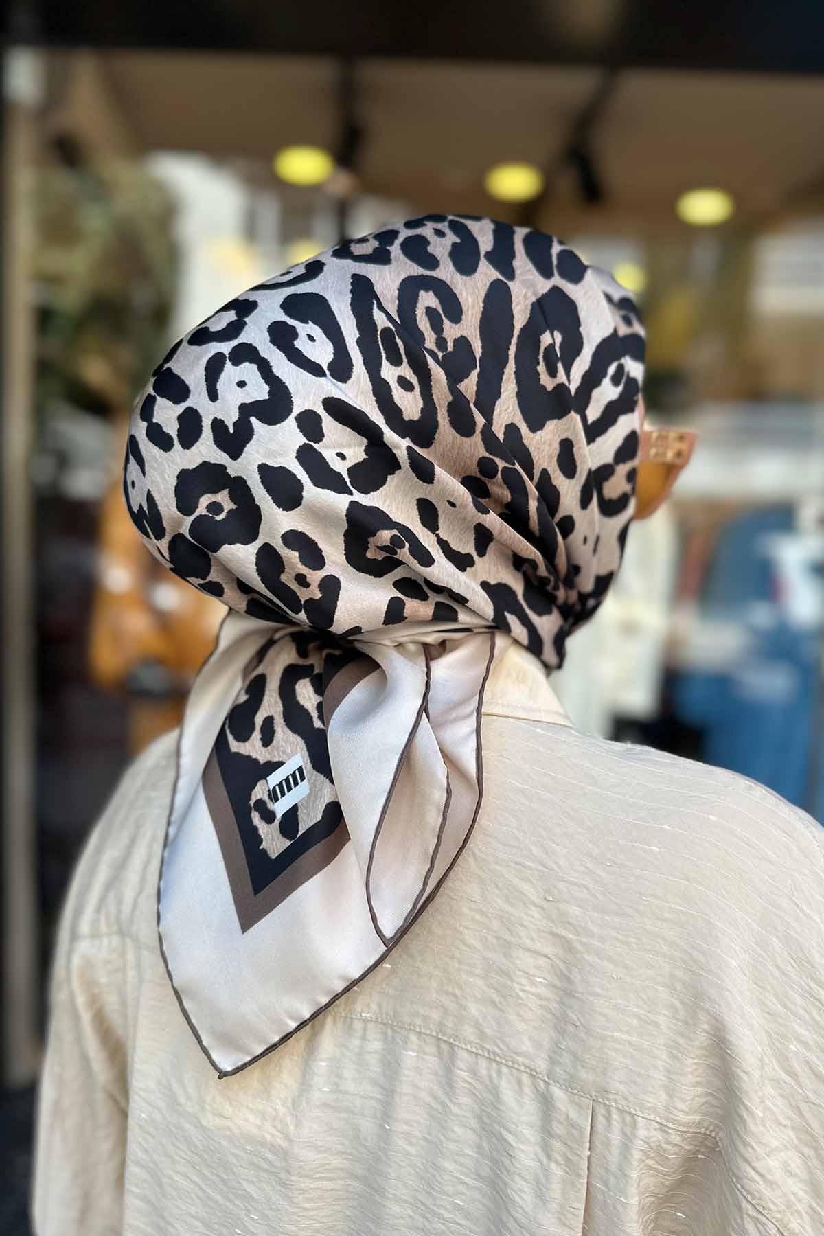 BEİGE LEOPARD SCARF
