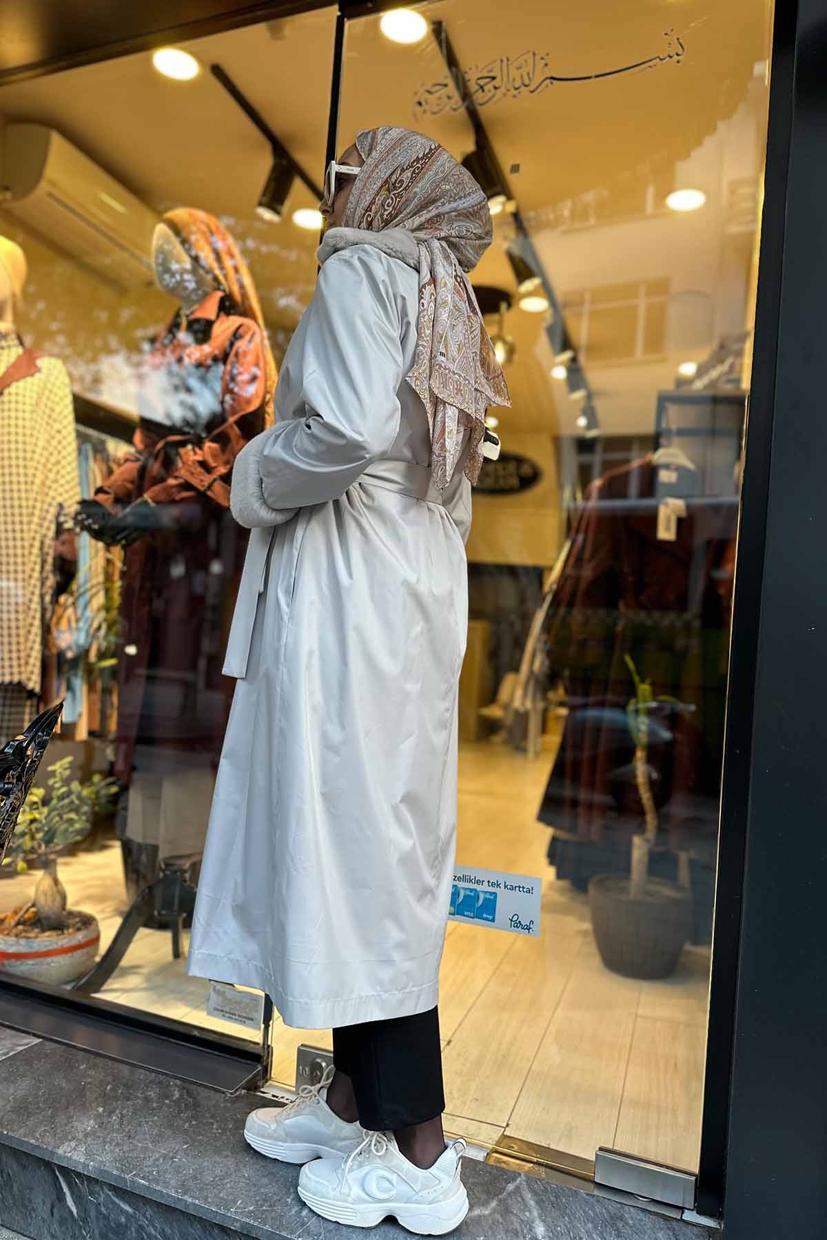 KÜRKLÜ TRİKO ASTARLI TRENÇKOT