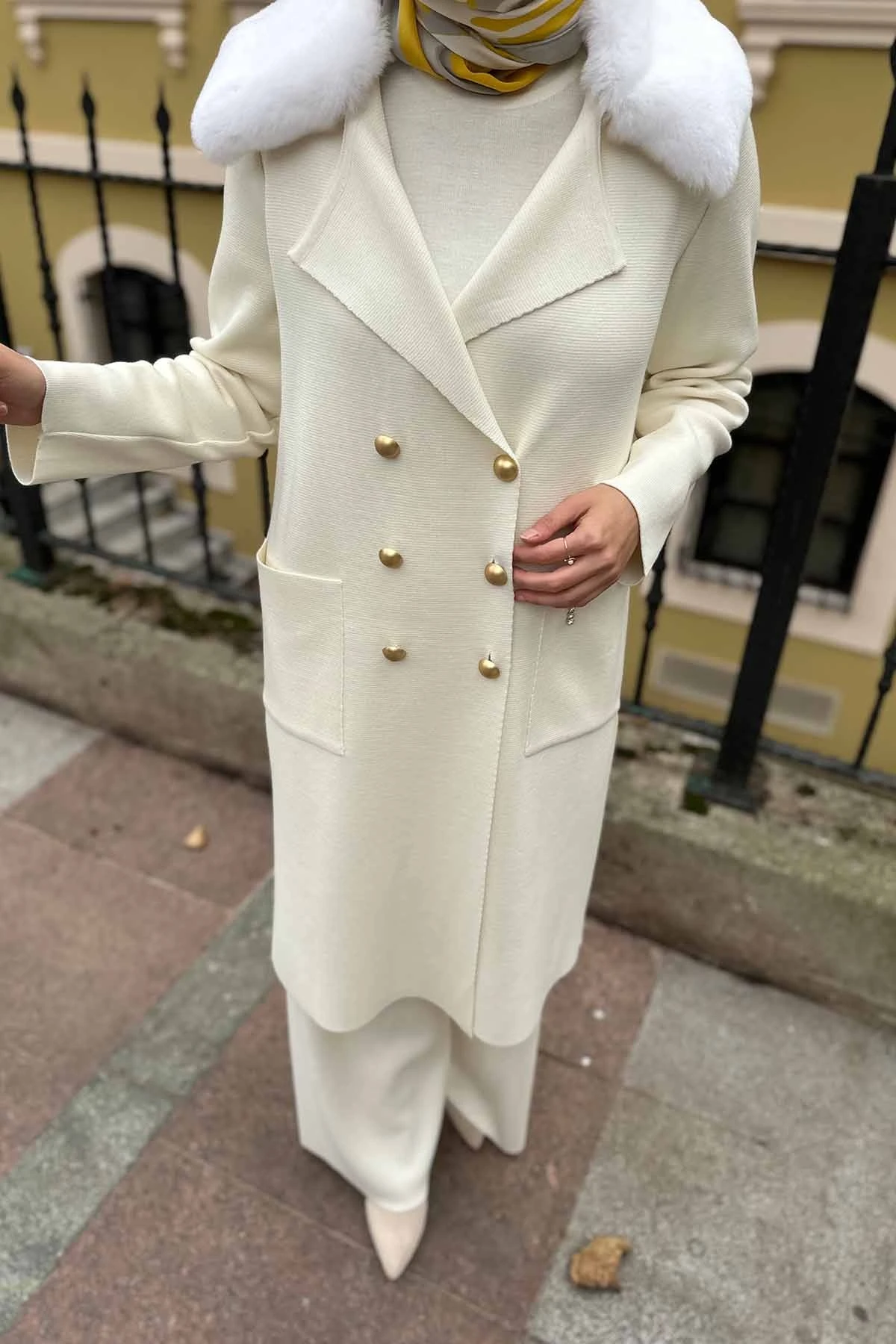 KÜRK YAKALI KRUVAZE HIRKA