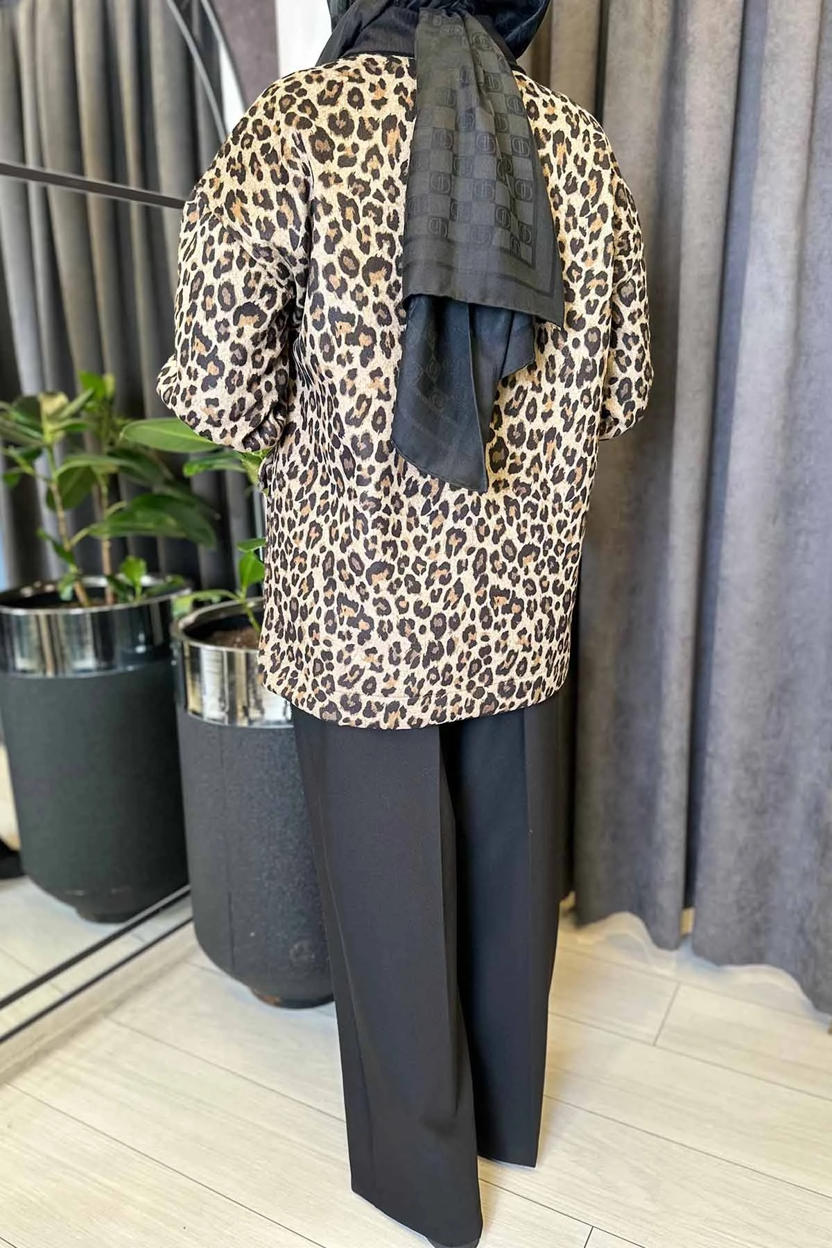 LEOPAR DESENLİ MONT