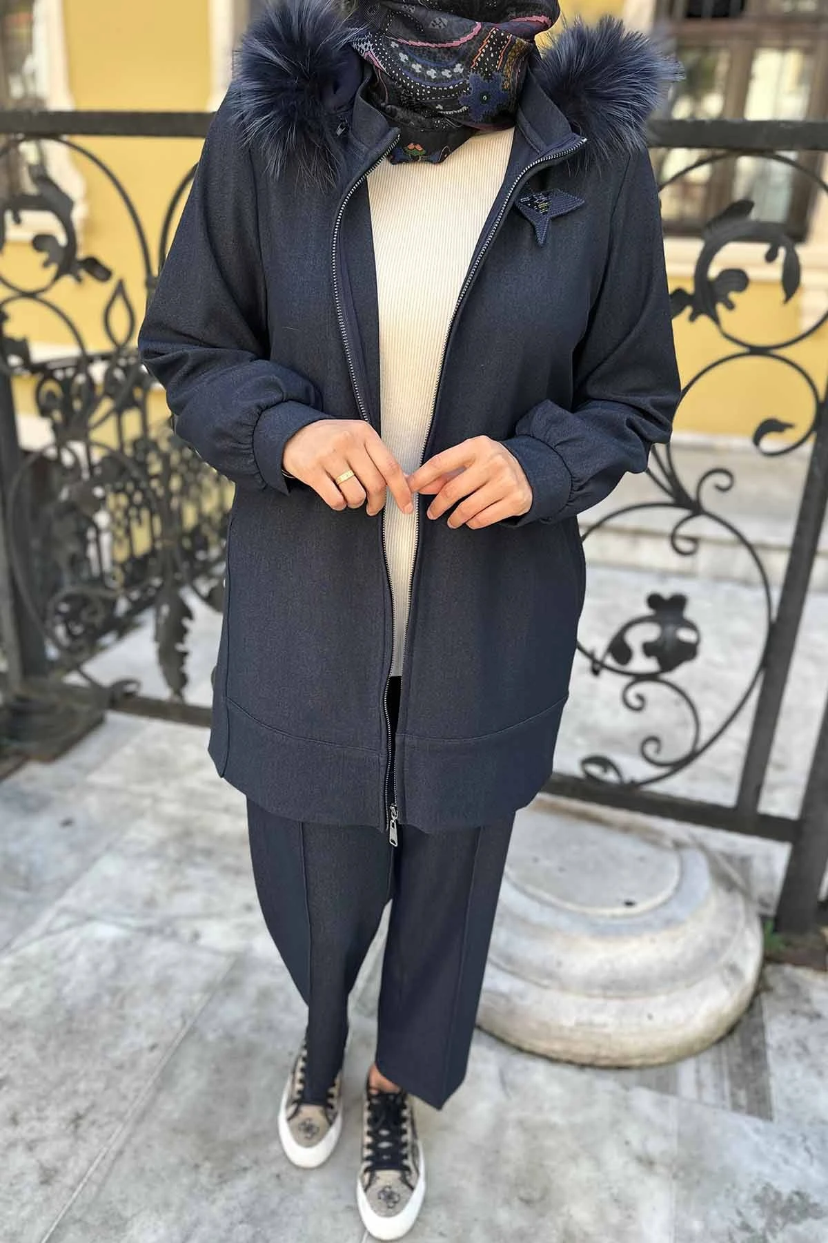 KAPŞONU KÜRKLÜ RODİ TAKIM