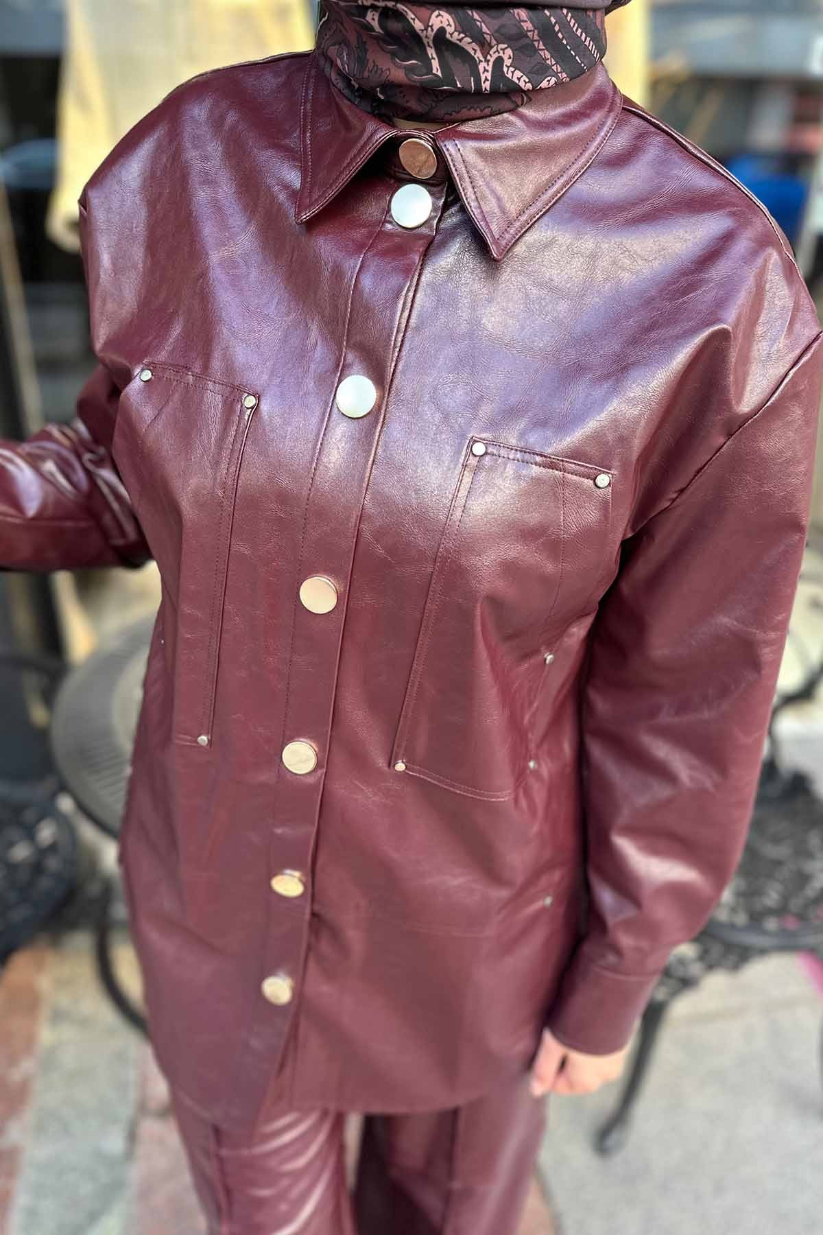 RİVETLİ DERİ GÖMLEK