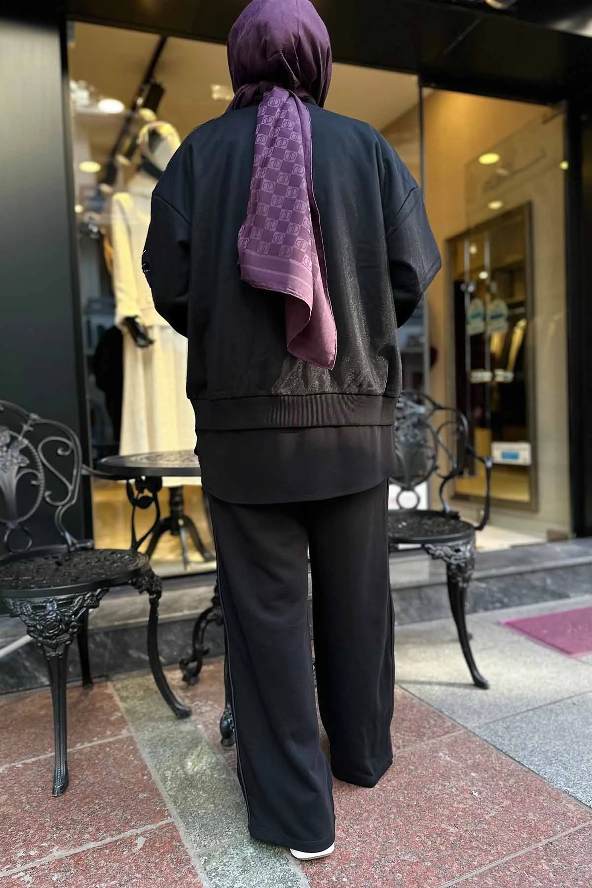 ÖNÜ NAKIŞ İŞLEMELİ TÜL KAPLI SWEAT BOMBER