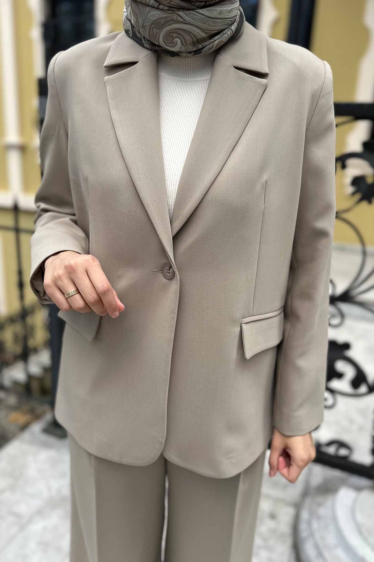 ARKASI YIRTMAÇ DETAYLI BLAZER