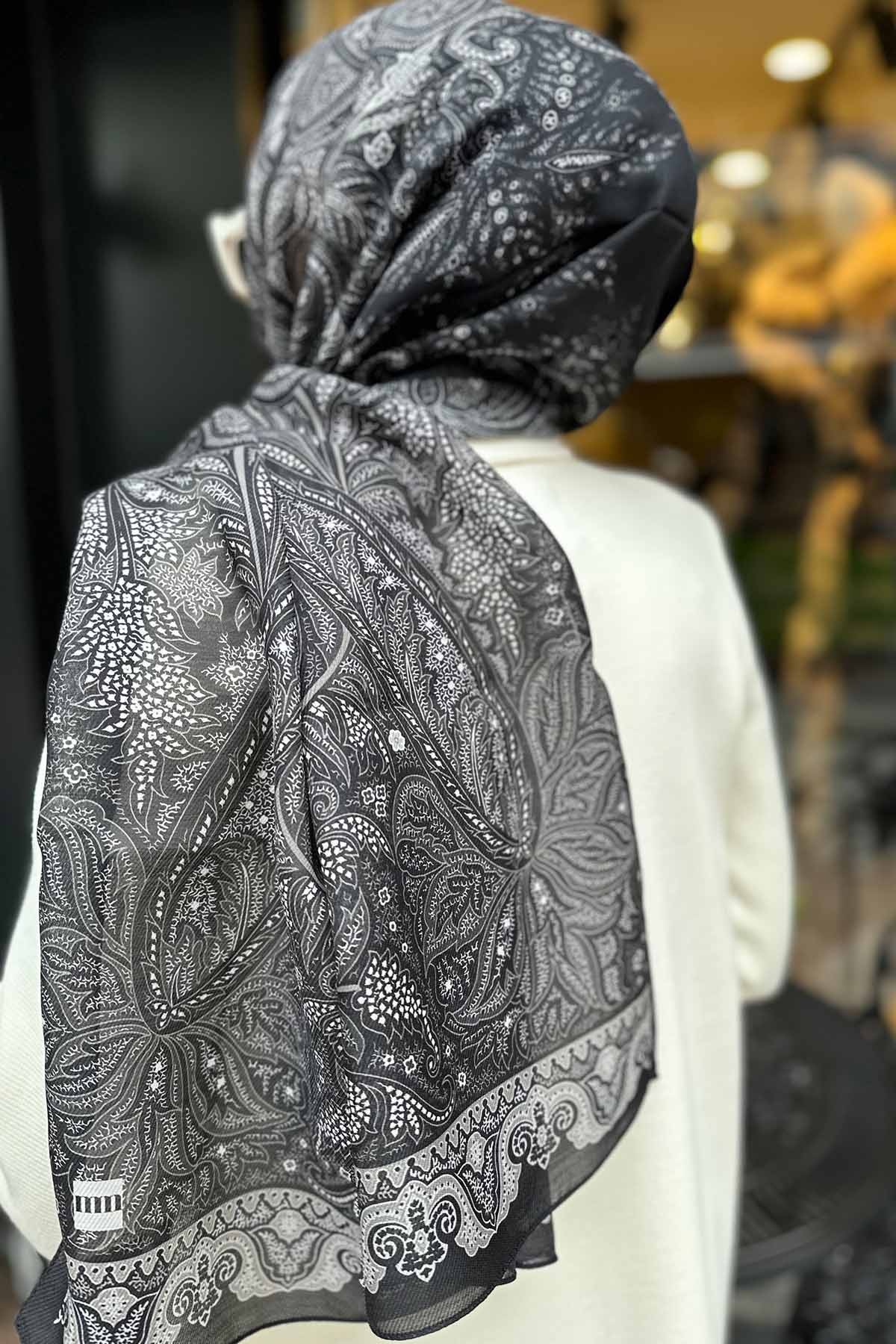 BLACK FREESİA ŞAL