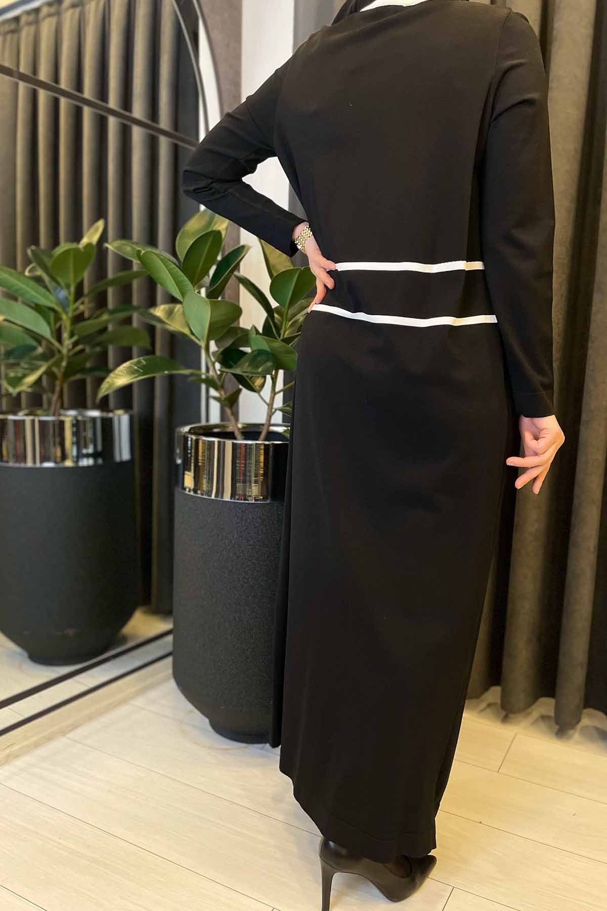 YAKASI FERMUARLI ŞERİTLİ UZUN ELBİSE