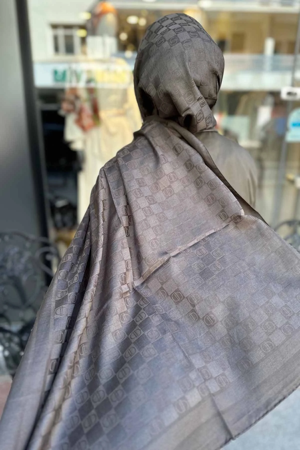 LOGOLU DÜZ RENK ŞAL