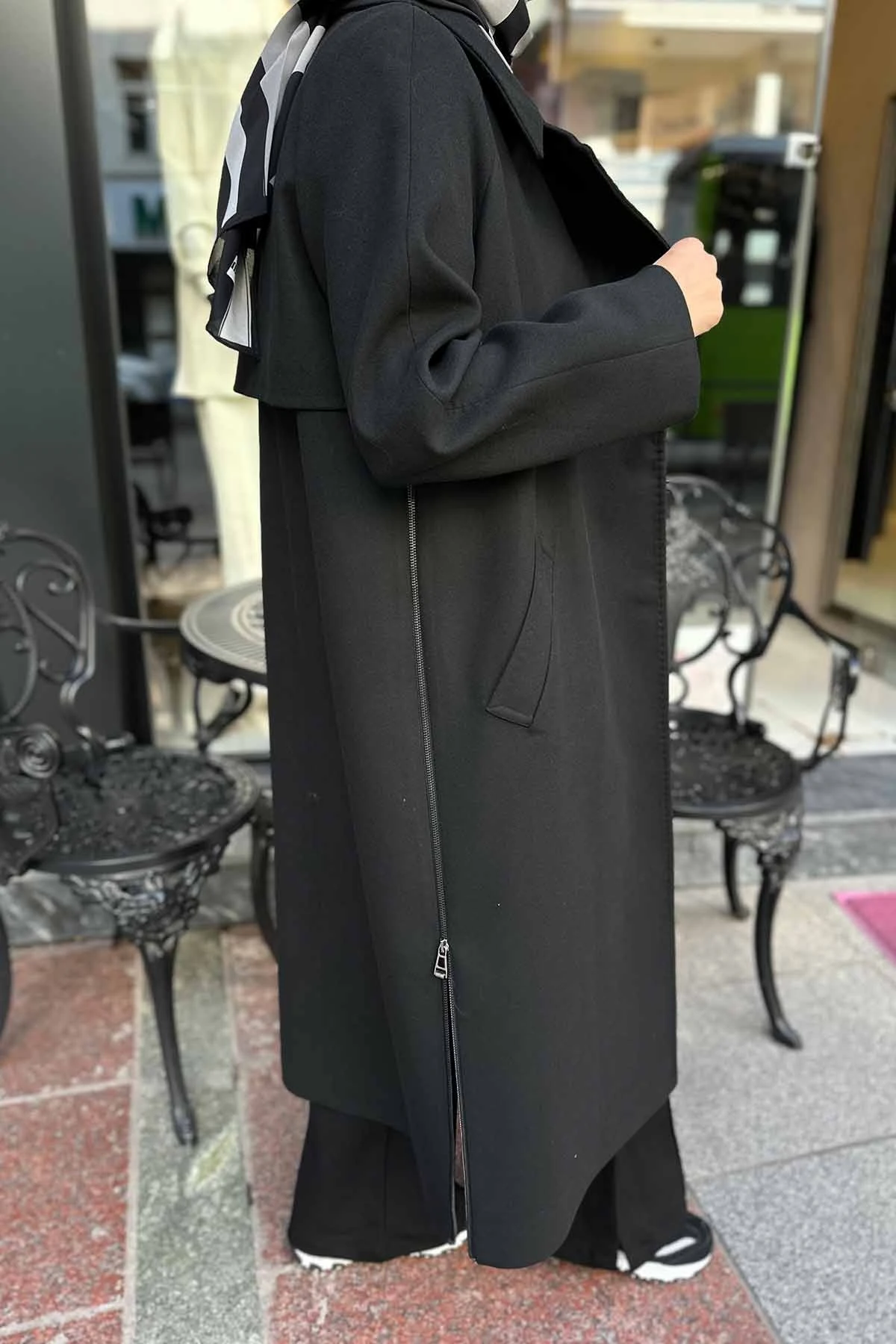 FERMUAR DETAYLI KAŞE KABAN