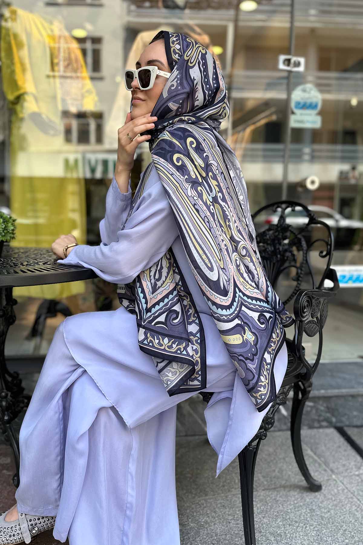 LAVİNİA ŞAL