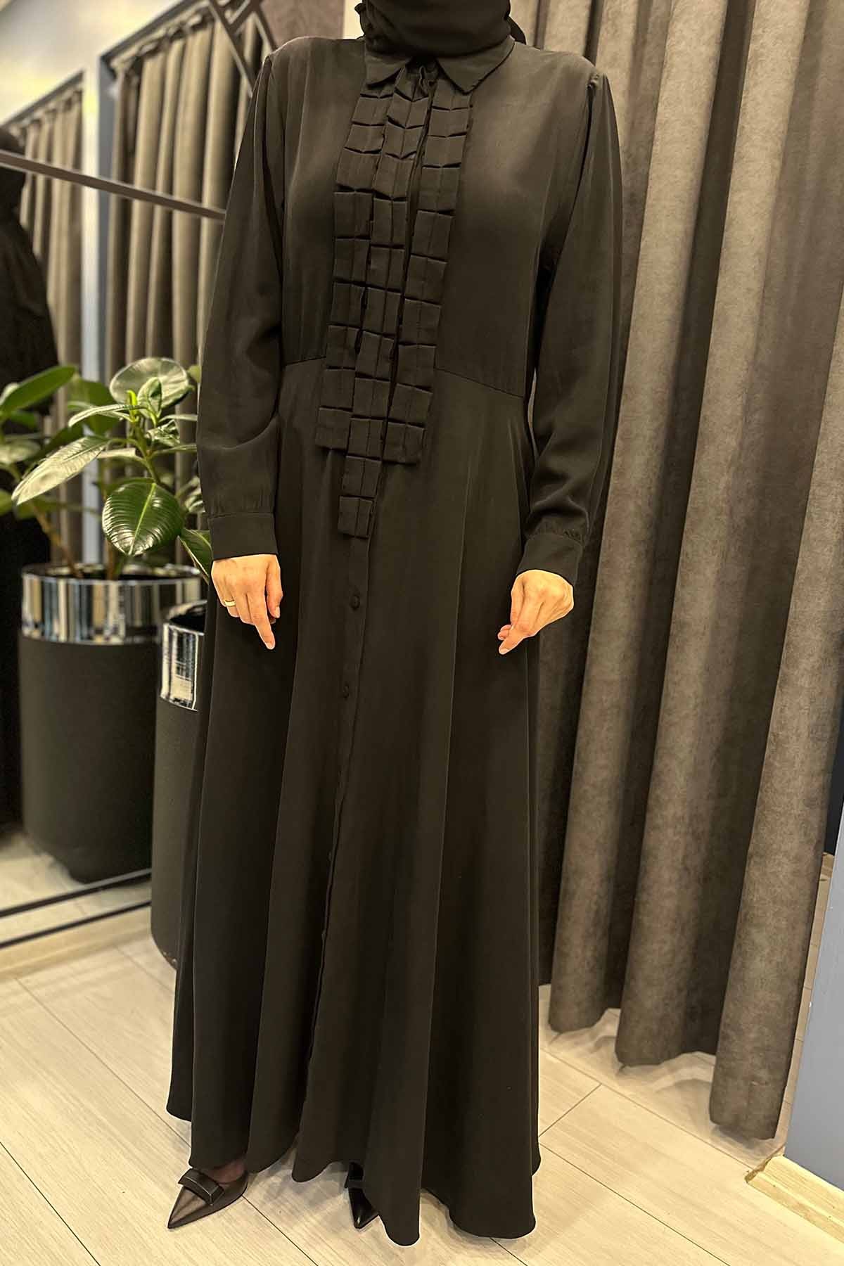 ÖN PATI APLİKE DETAYLI TAM BOY TENCEL ELBİSE
