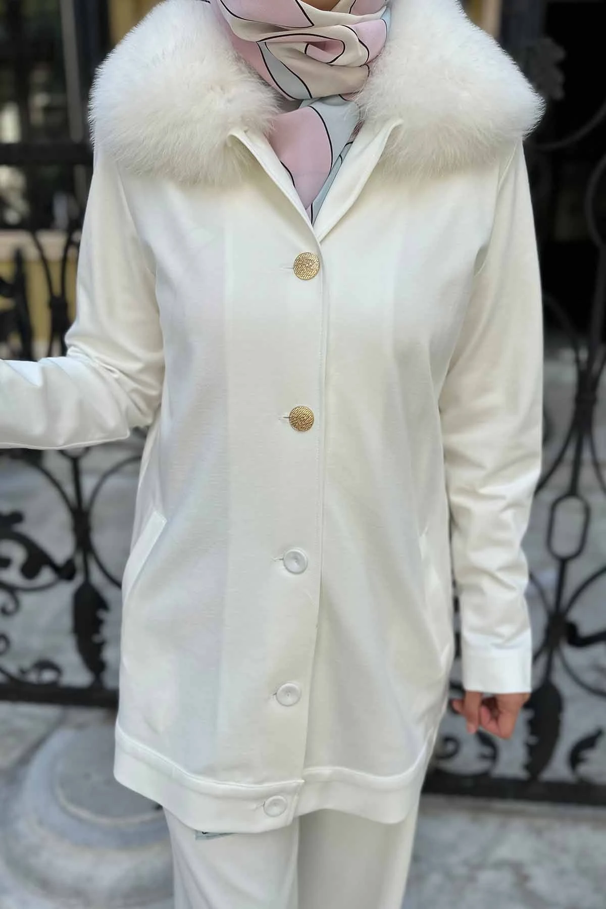 YAKASI KÜRK DETAYLI ZAMORA TAKIM