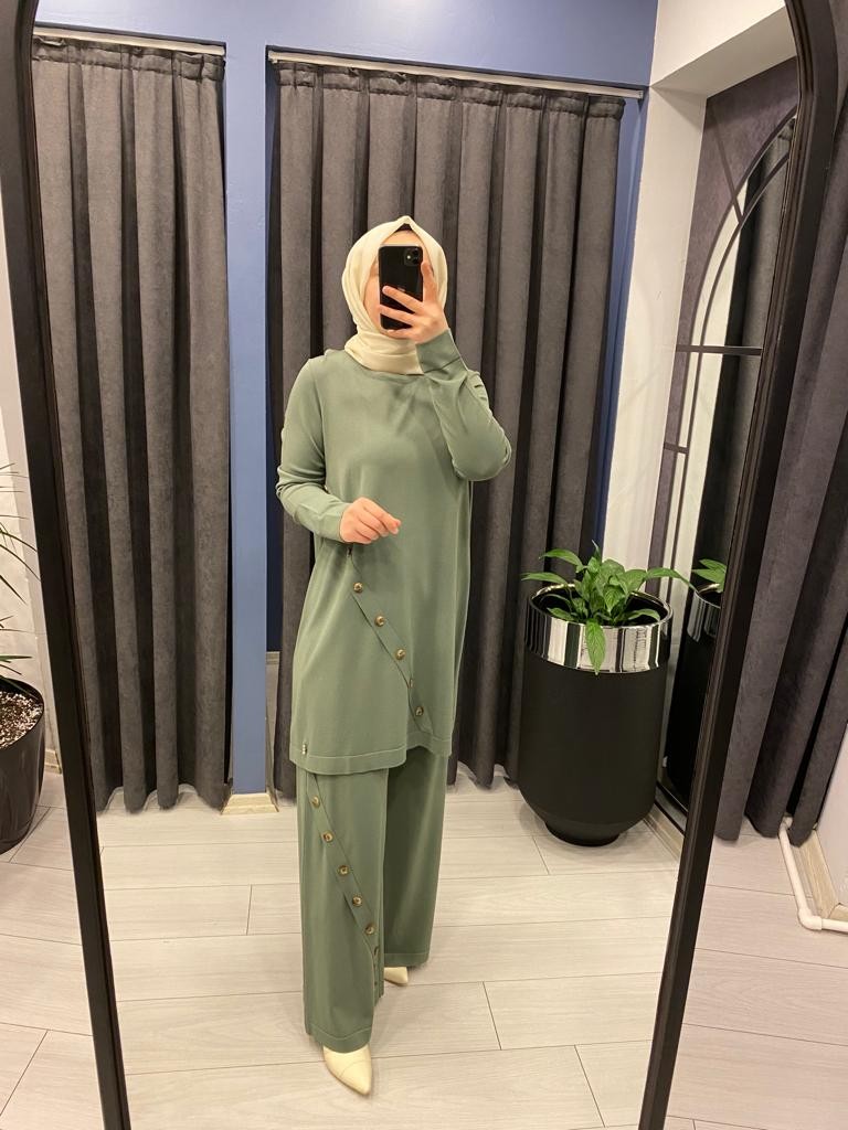 T21Y-6020 Önü Düğme Aksesuarlı Triko Tunik