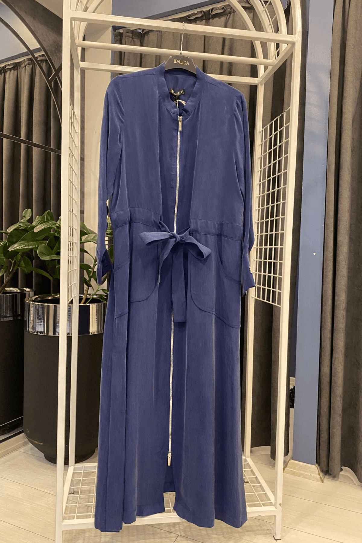 NAVY BLUE
