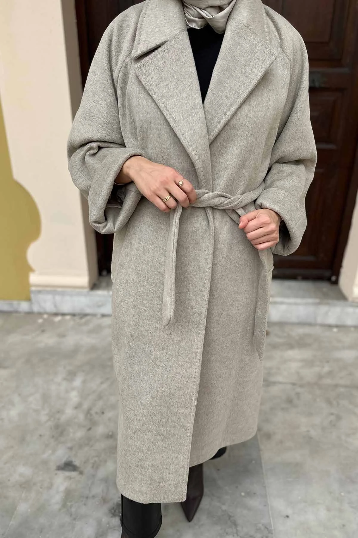 ARKASI FERMUAR DETAYLI KAŞE KABAN