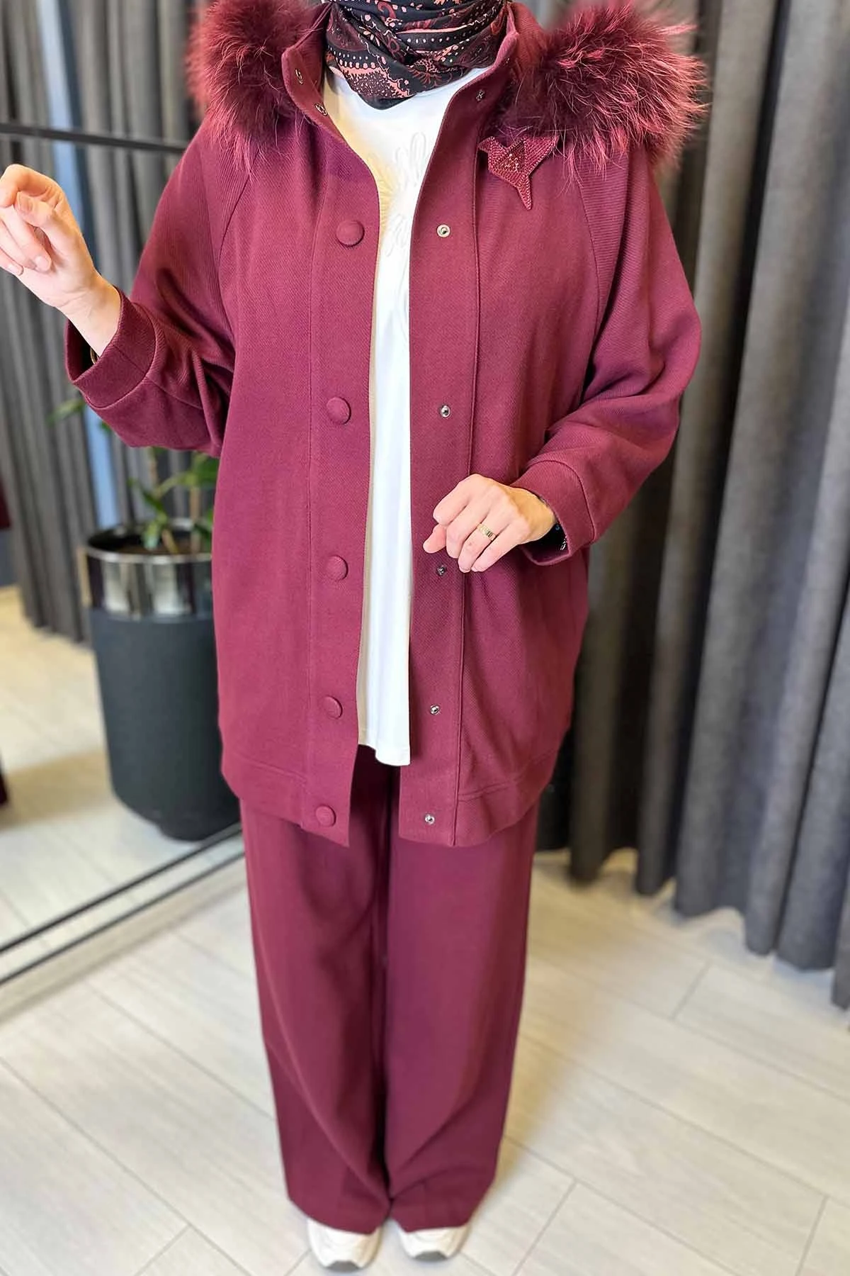 KAPŞONU KÜRKLÜ DEZA TAKIM