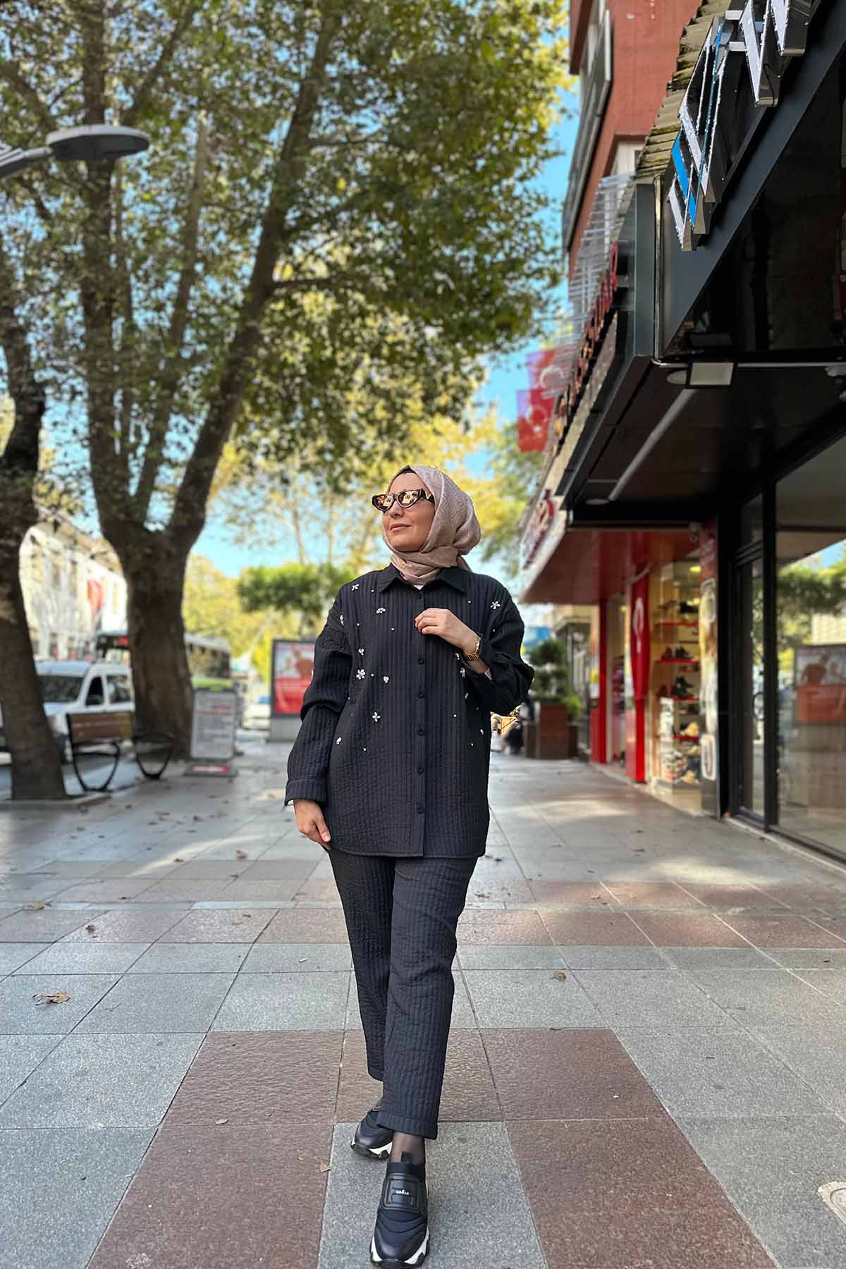 HAVUÇ PAÇA ÇİZGİLİ KAPİTONE PANTOLONLU TAKIM