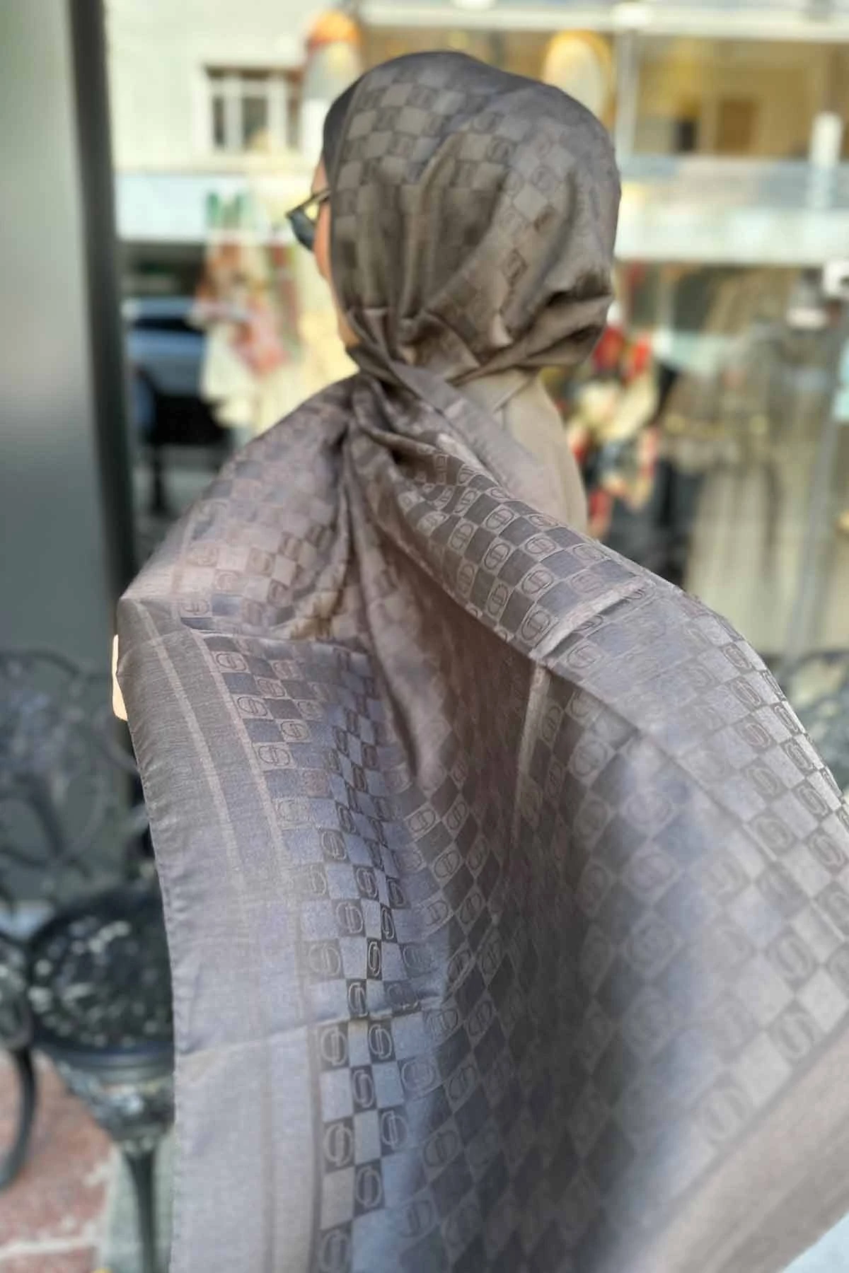 LOGOLU DÜZ RENK ŞAL