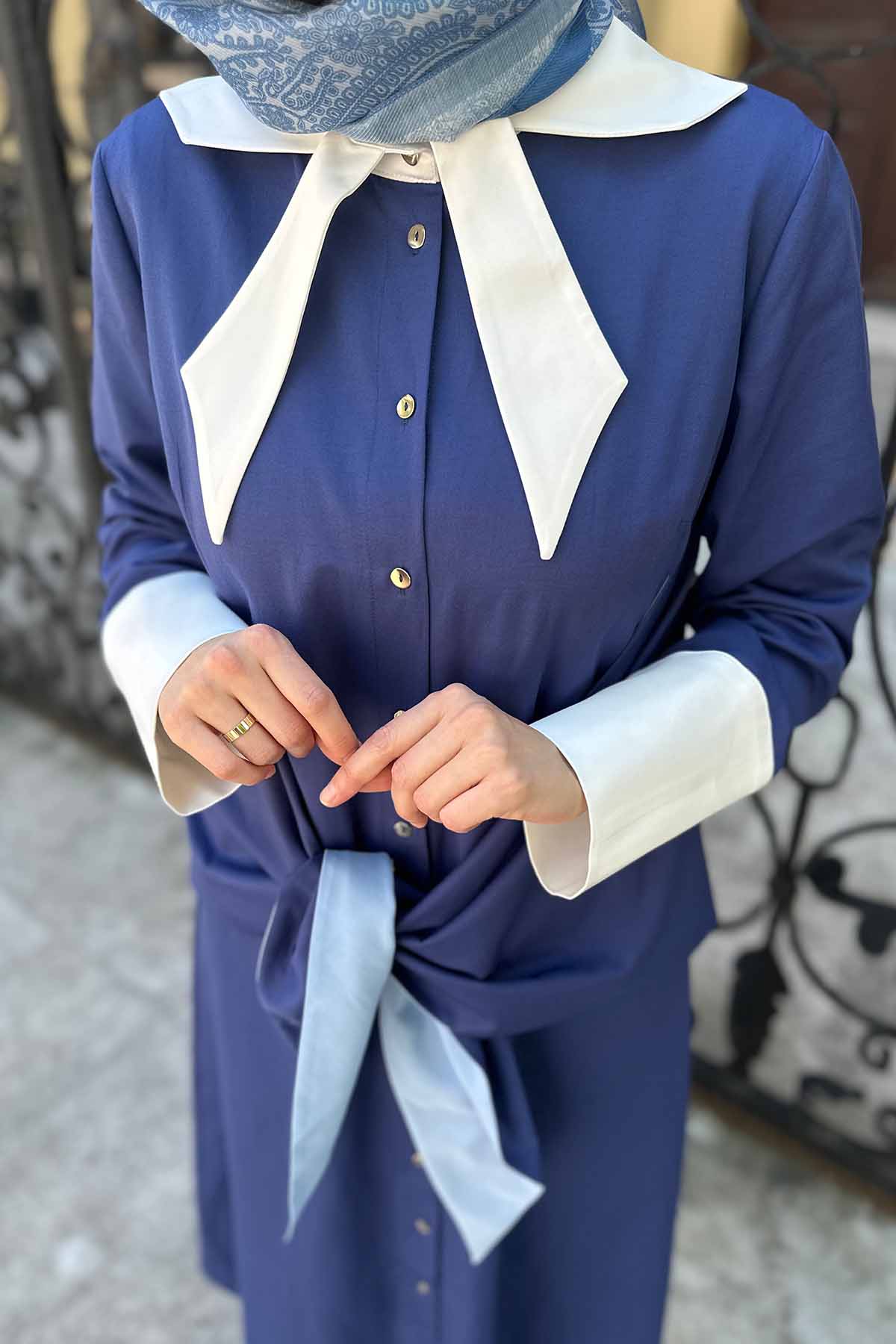 POPLİN ÖNDEN BAĞLAMALI ELBİSE