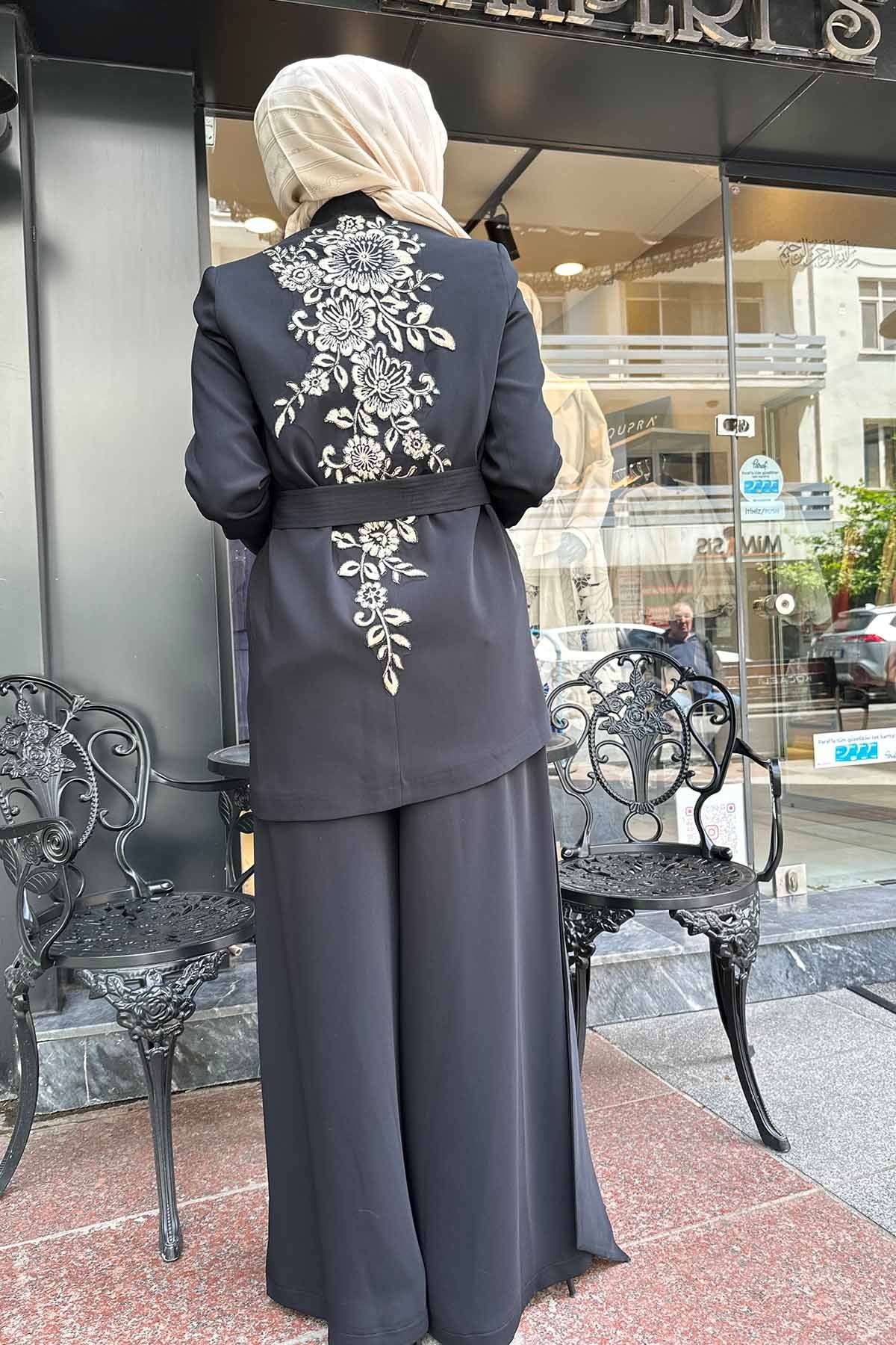 SIRTI ÇİÇEK APLİKLİ CEKET