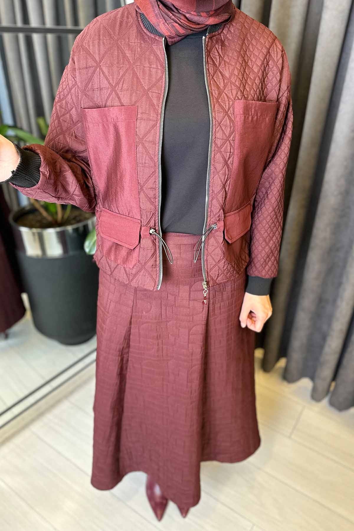 ÖNÜ FERMUARLI CEKET VE ETEKLİ BAKLAVA KAPİTÖN TAKIM