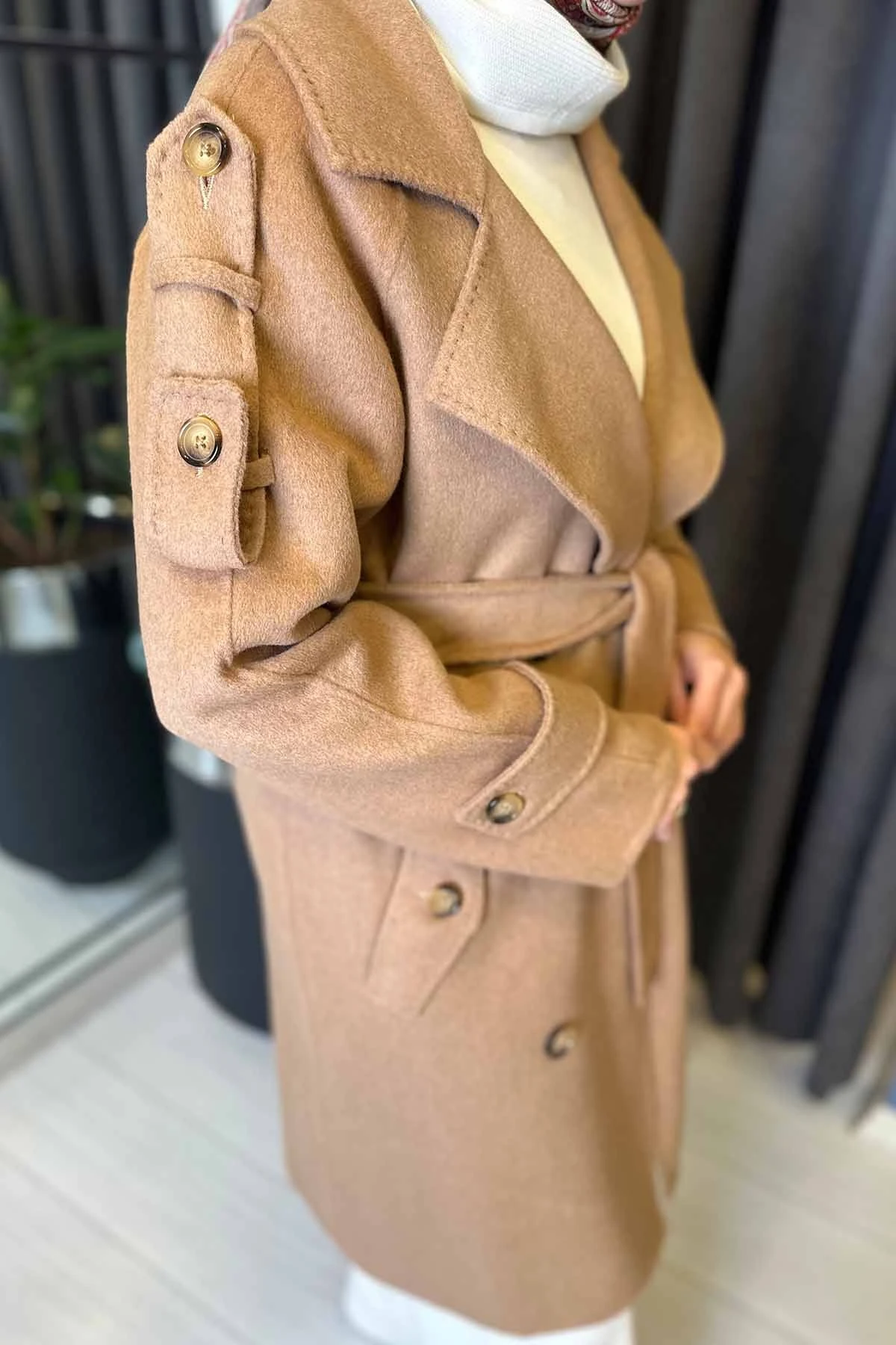 YÜN KAŞMİR APOLETLİ KABAN