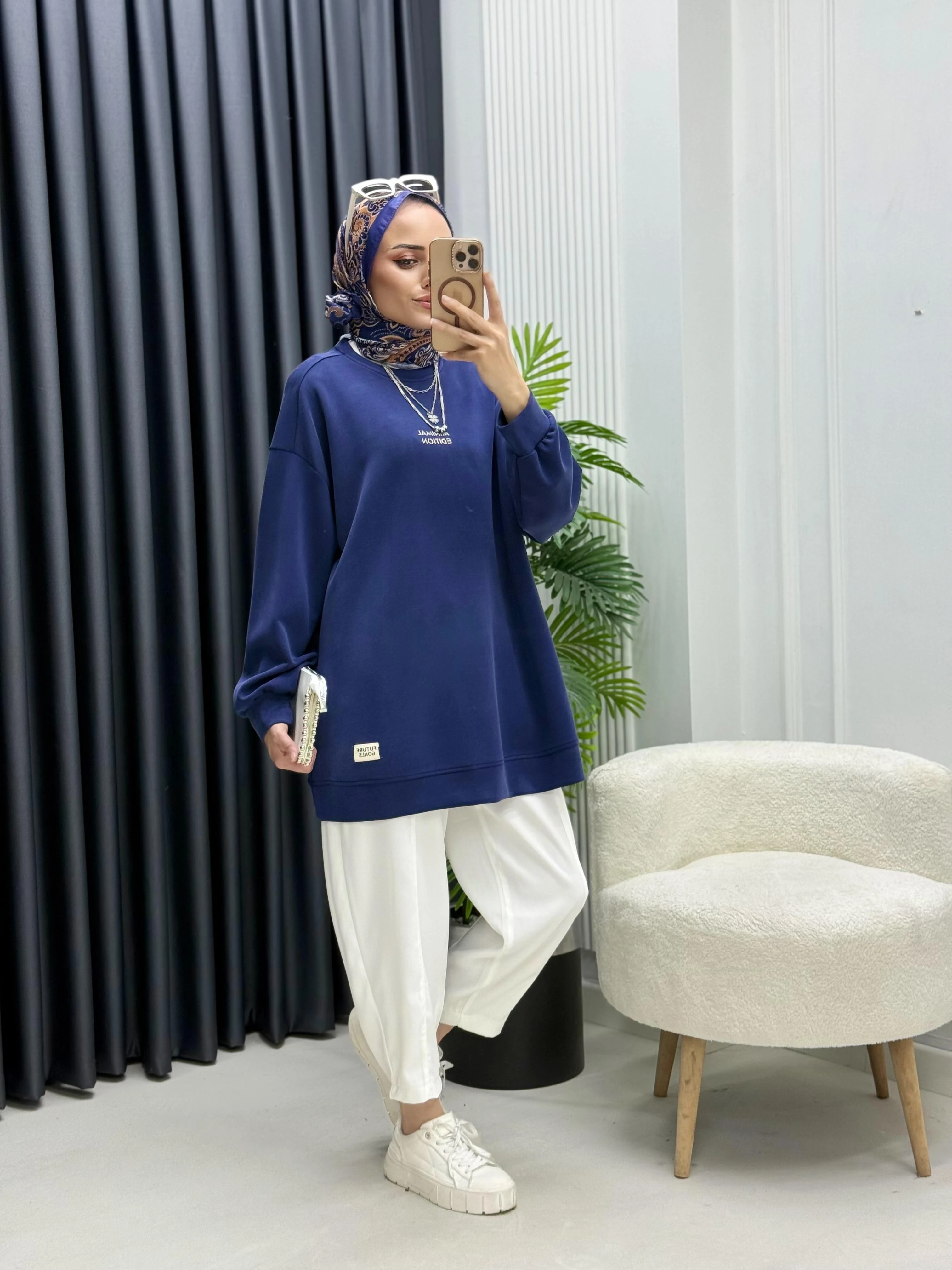 Kontrast Baskı Ve Etiketli Sweatshirt