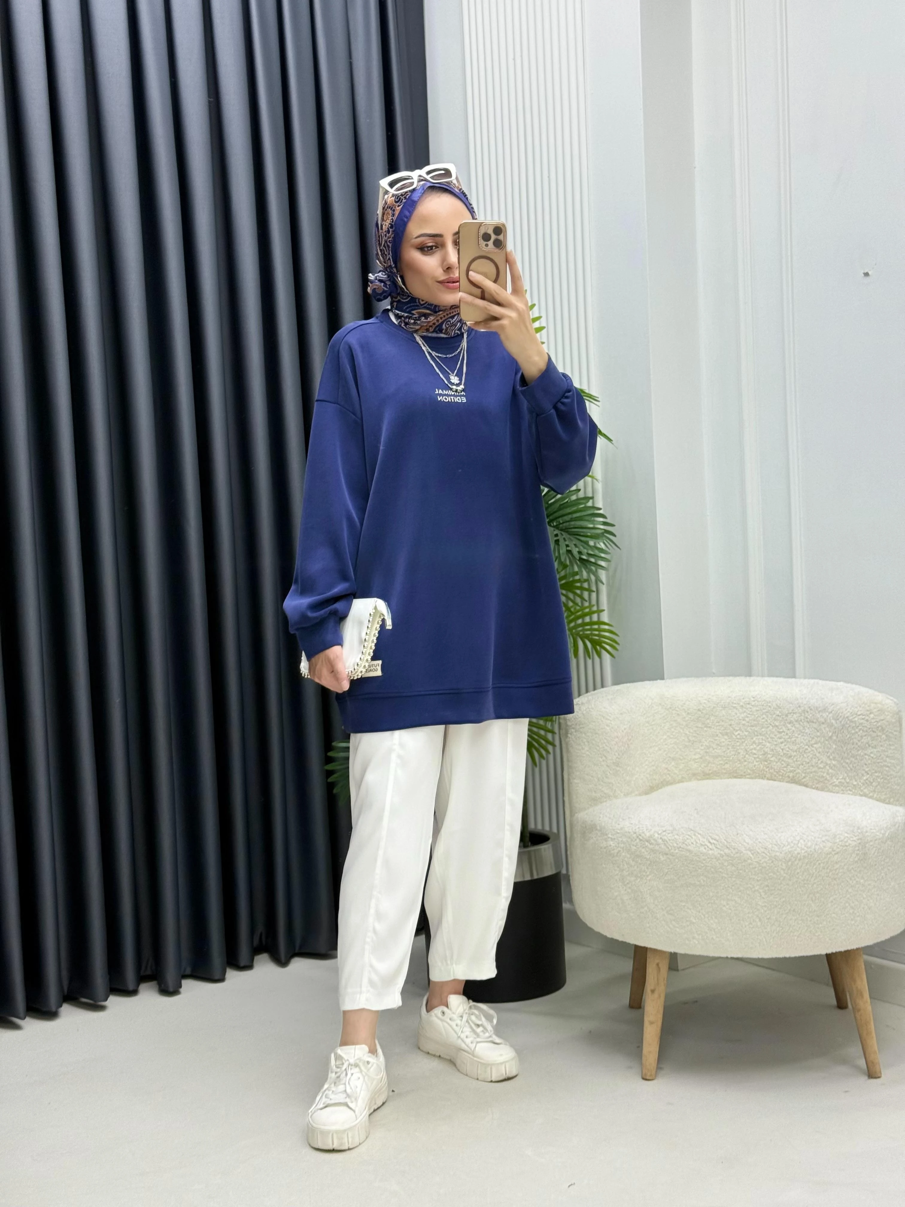 Kontrast Baskı Ve Etiketli Sweatshirt