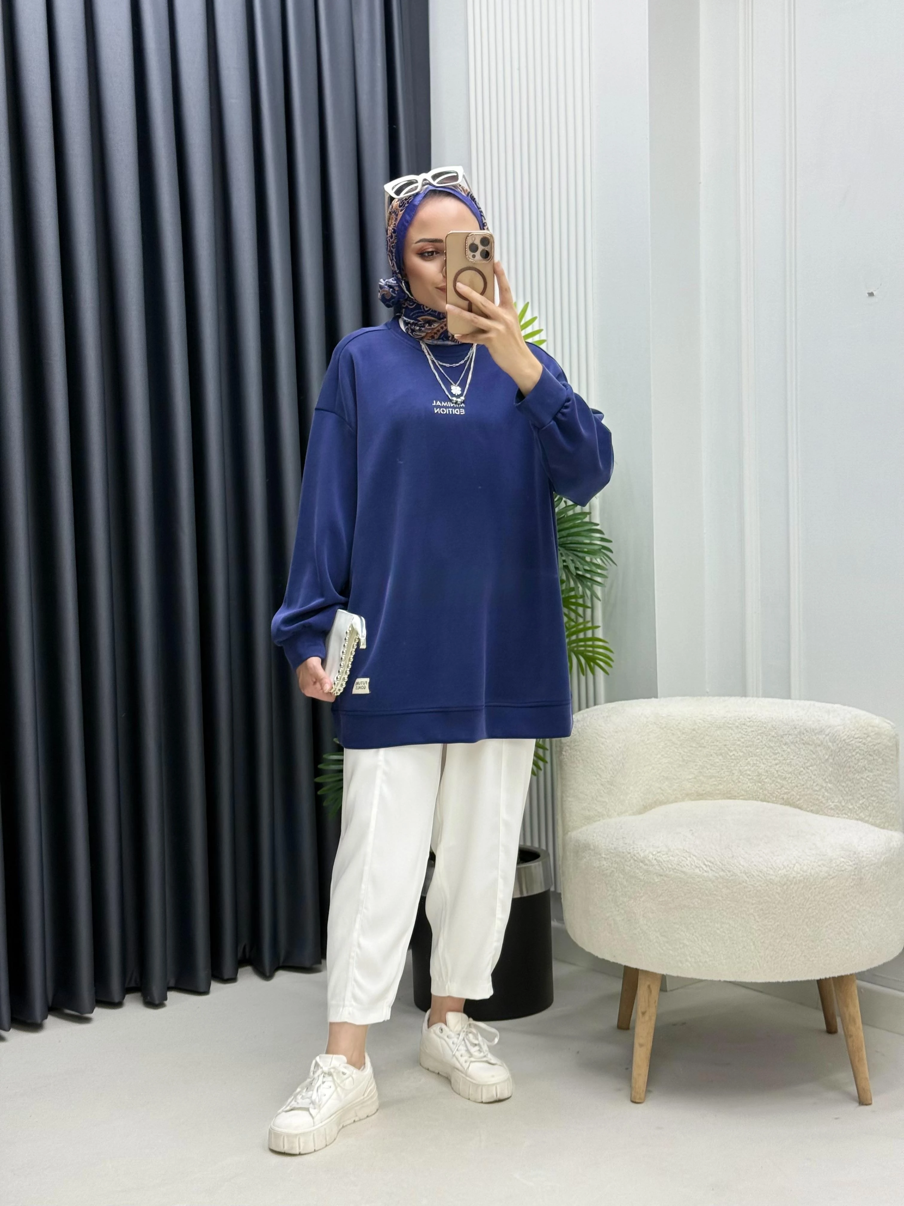 Kontrast Baskı Ve Etiketli Sweatshirt