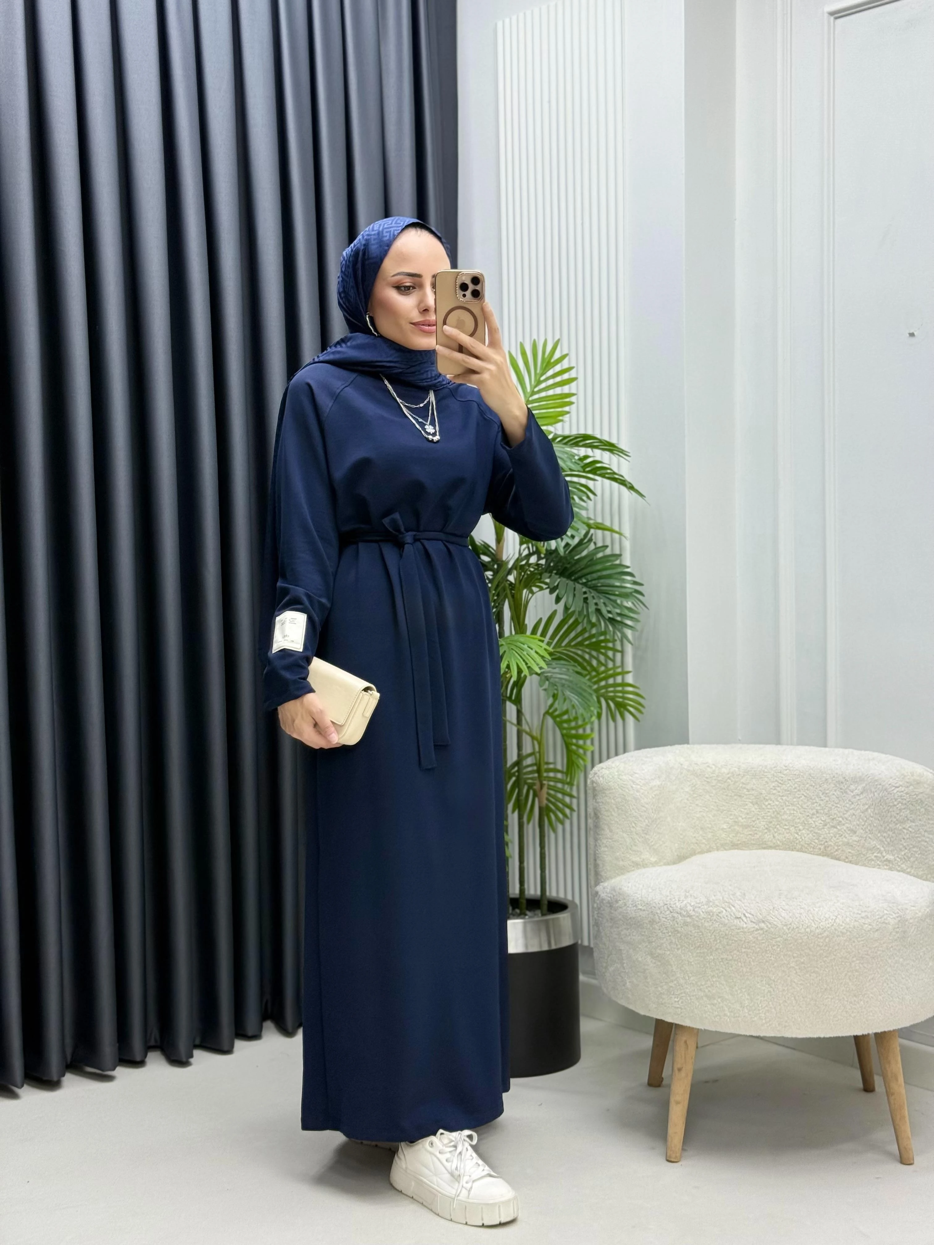 Kolu Etiket Detaylı Rahat Pamuklu Elbise 