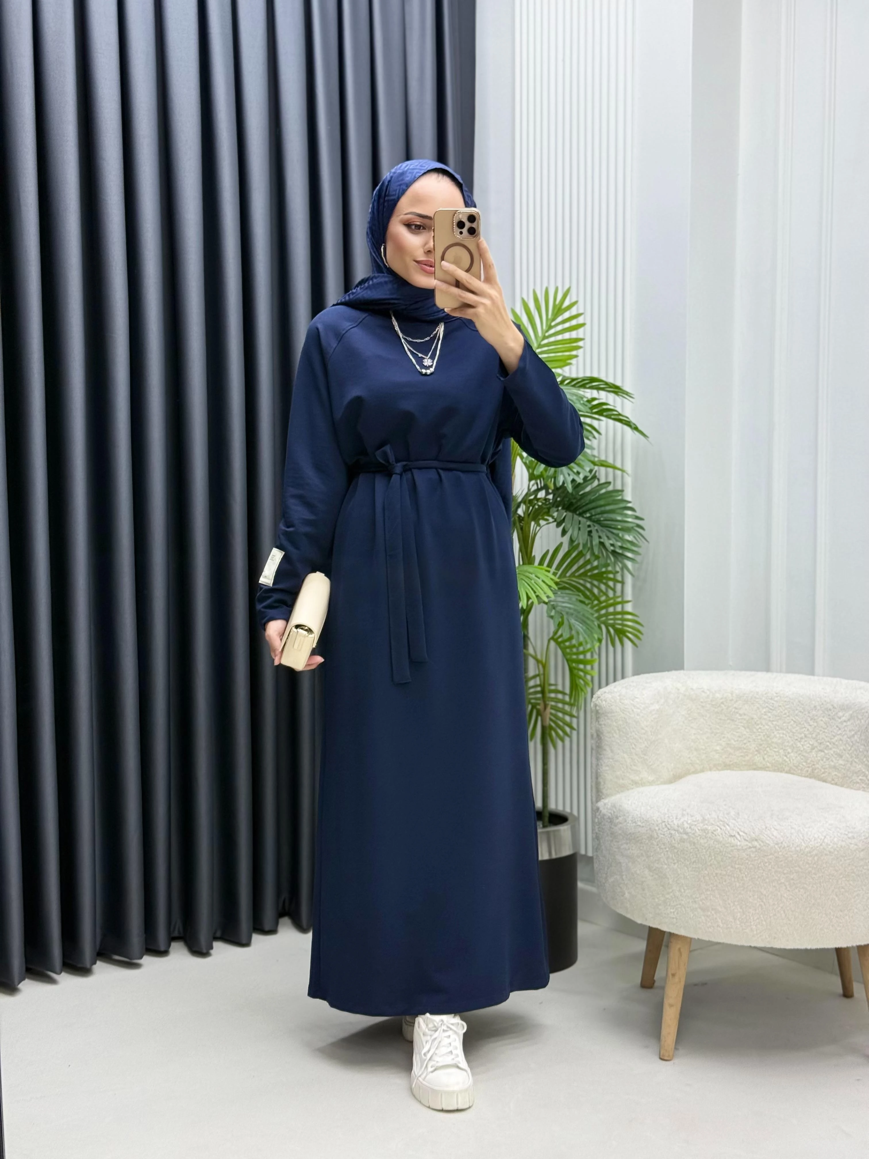 Kolu Etiket Detaylı Rahat Pamuklu Elbise 