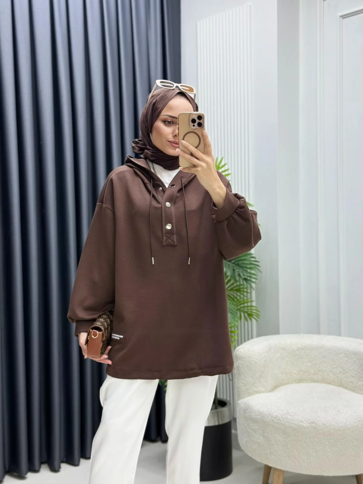 Karyoka Detaylı Kapişonlu Sweatshirt