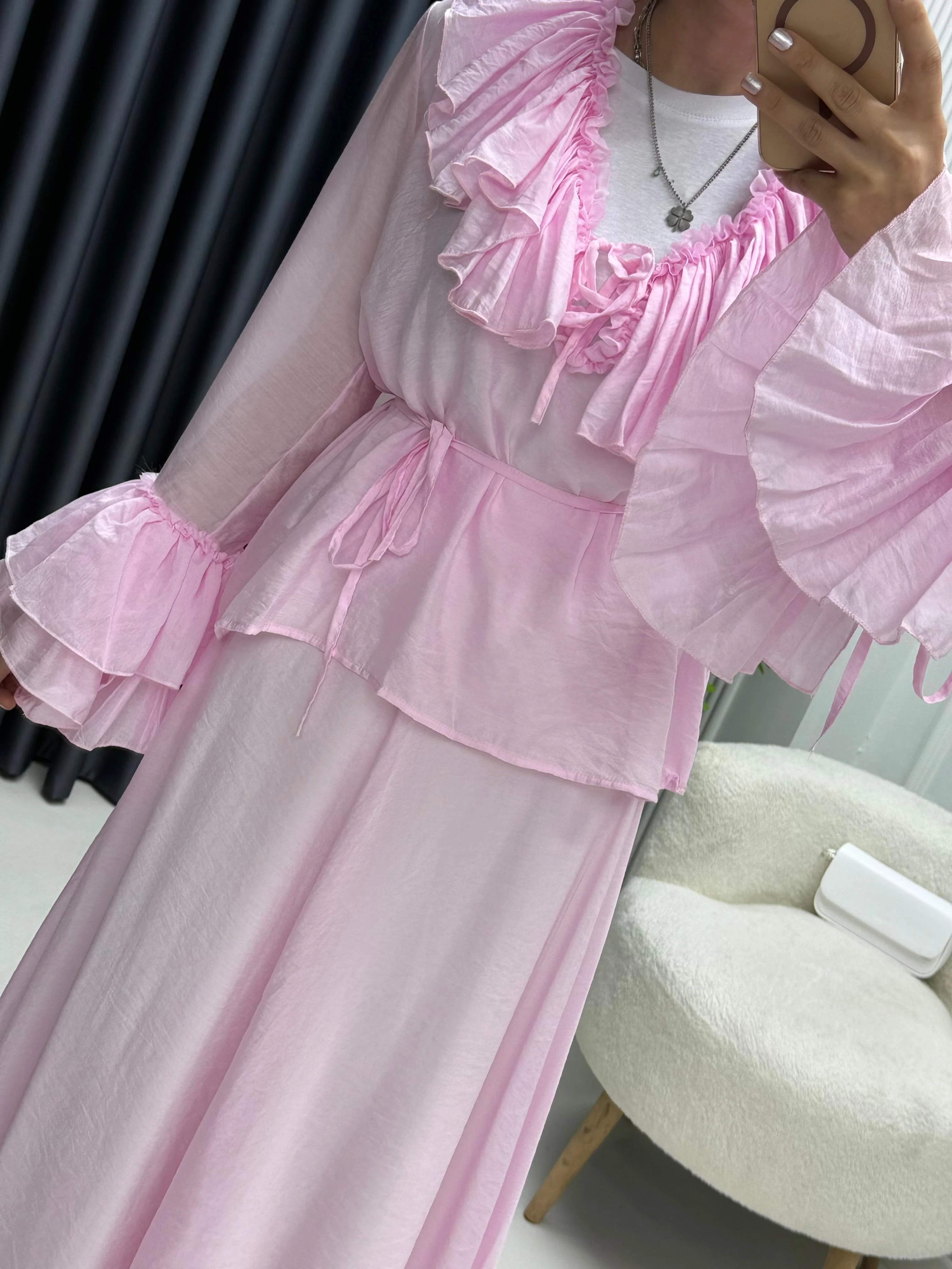 Kol Detayı Fırfırlı Etekli Takım