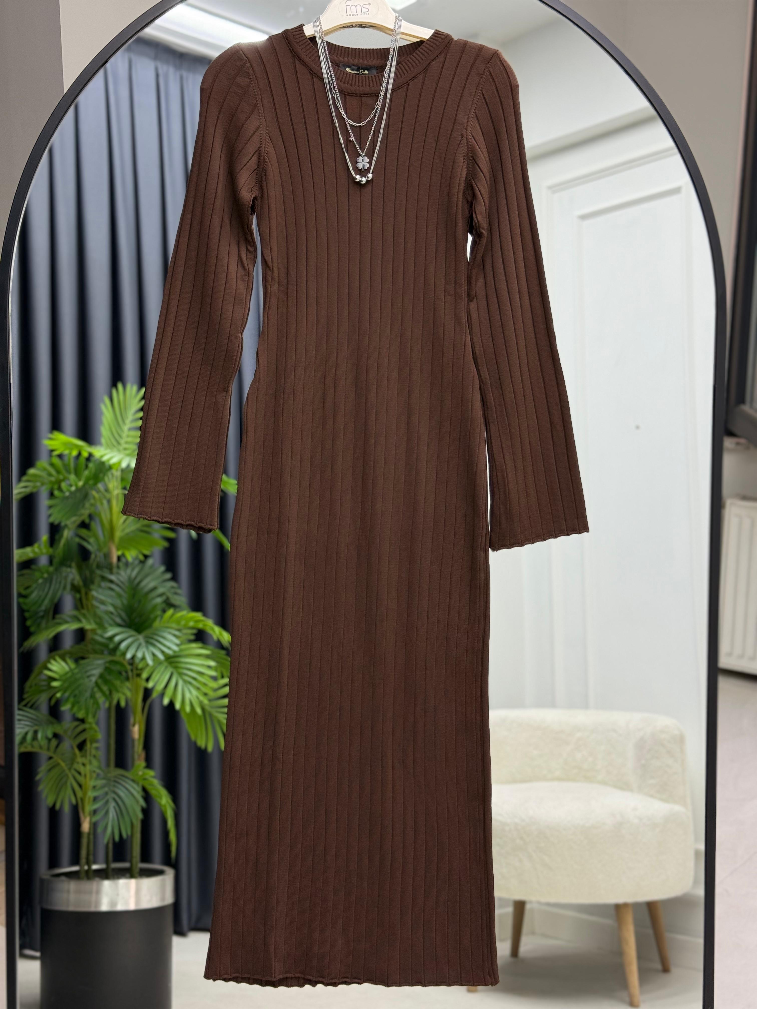 Muadil Soğuk İplik Triko Elbise