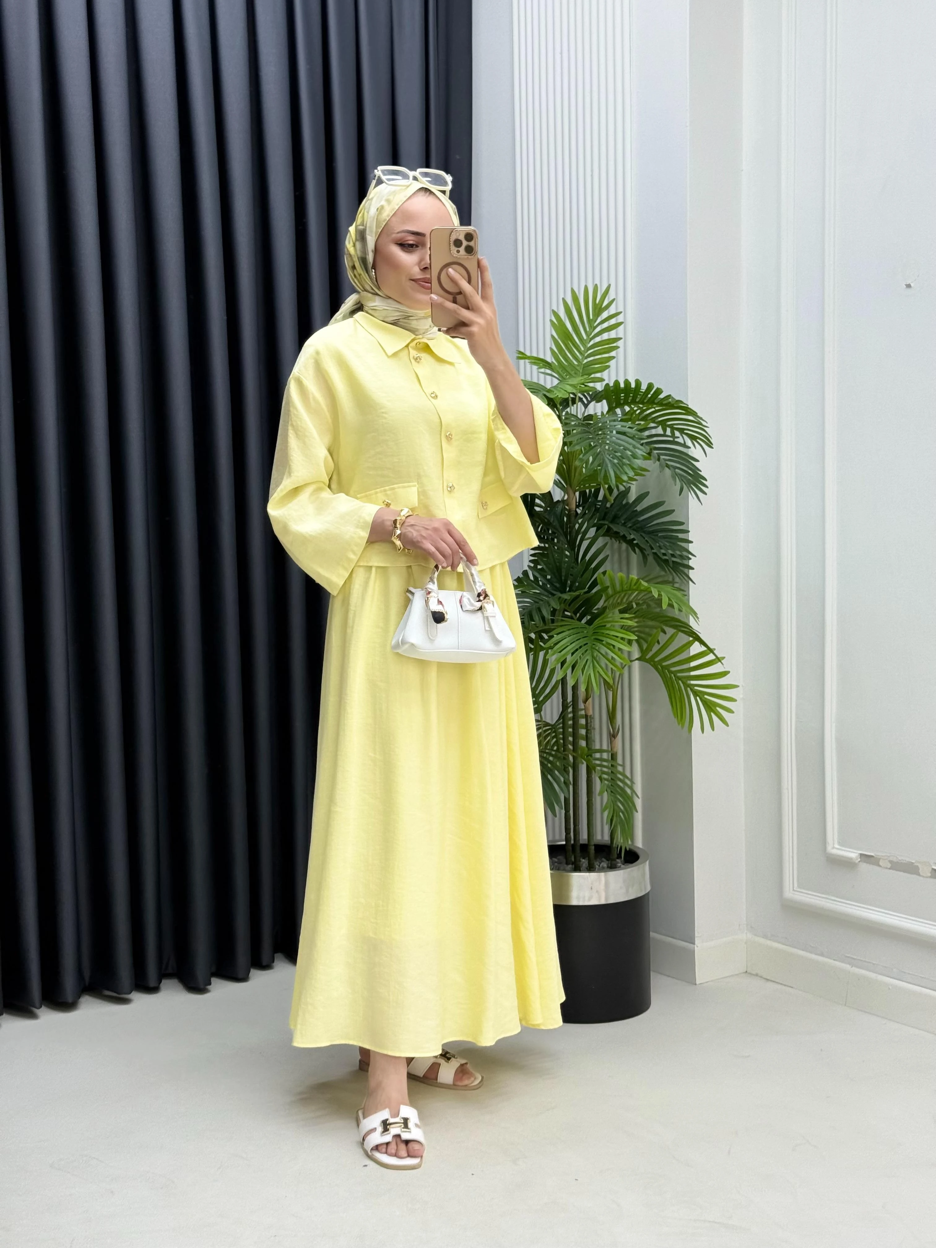 Gold Düğme Ve Cep Detaylı Etekli Takım