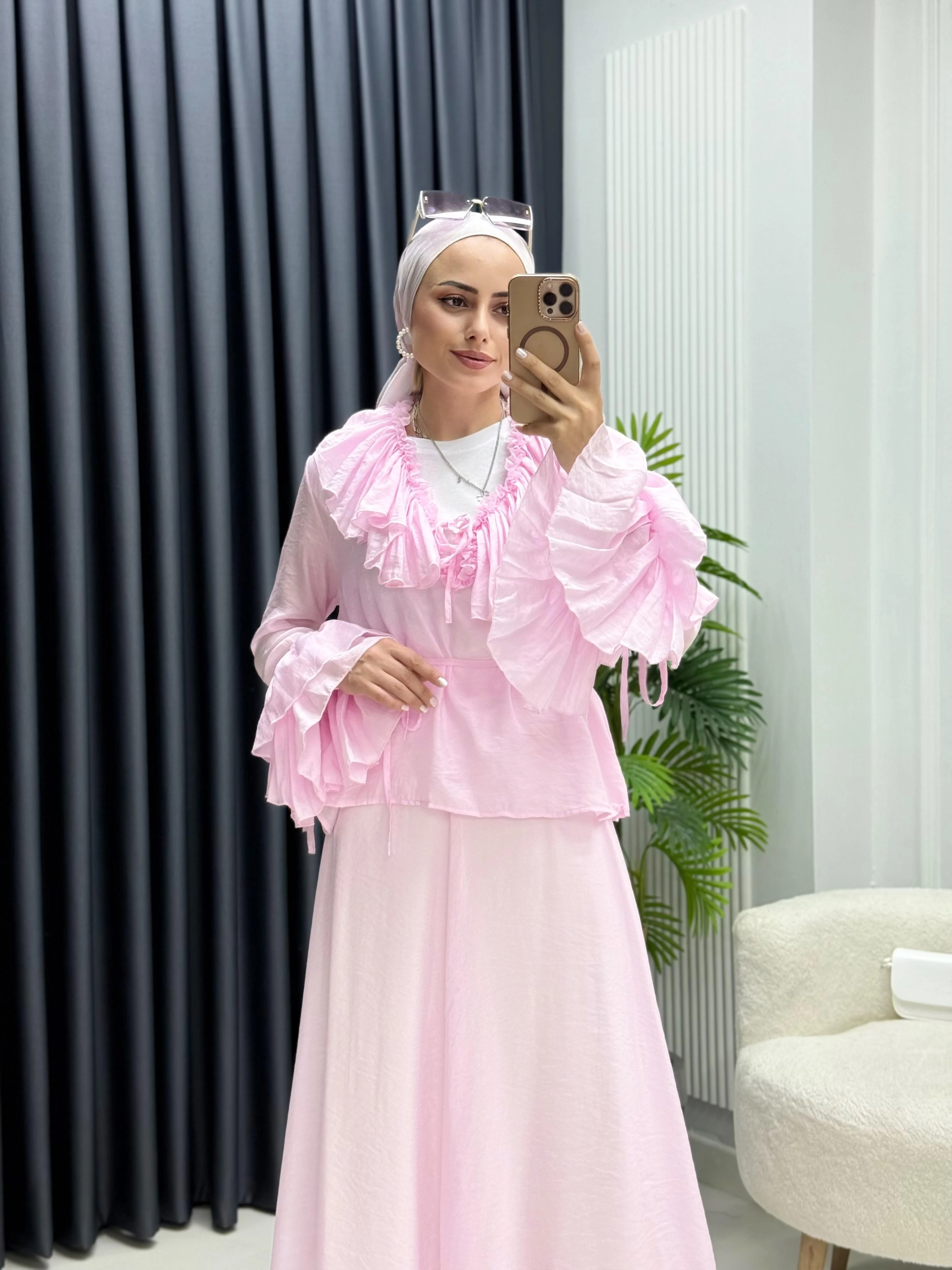 Kol Detayı Fırfırlı Etekli Takım