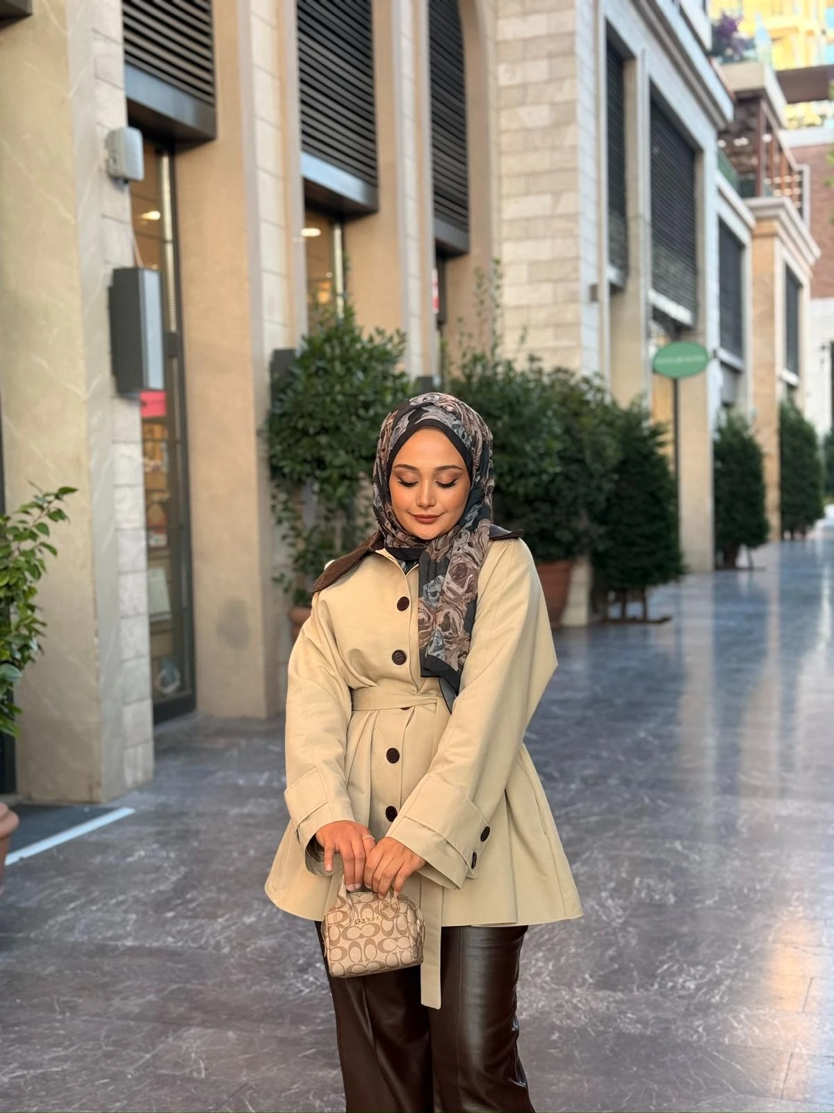 Yaka Deri Detay Premium Trenç