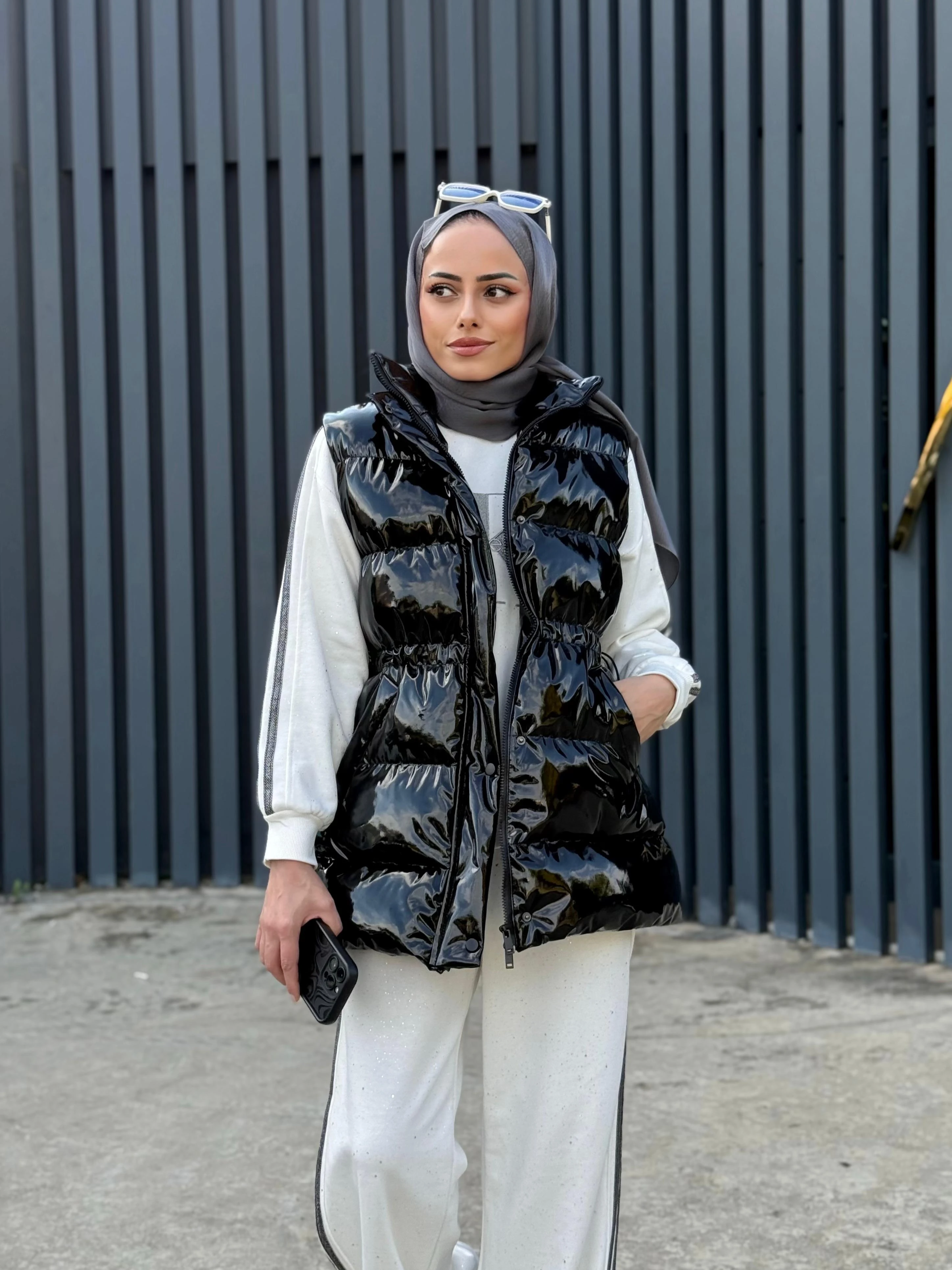 Rugan Parlak Şişme Yelek Siyah