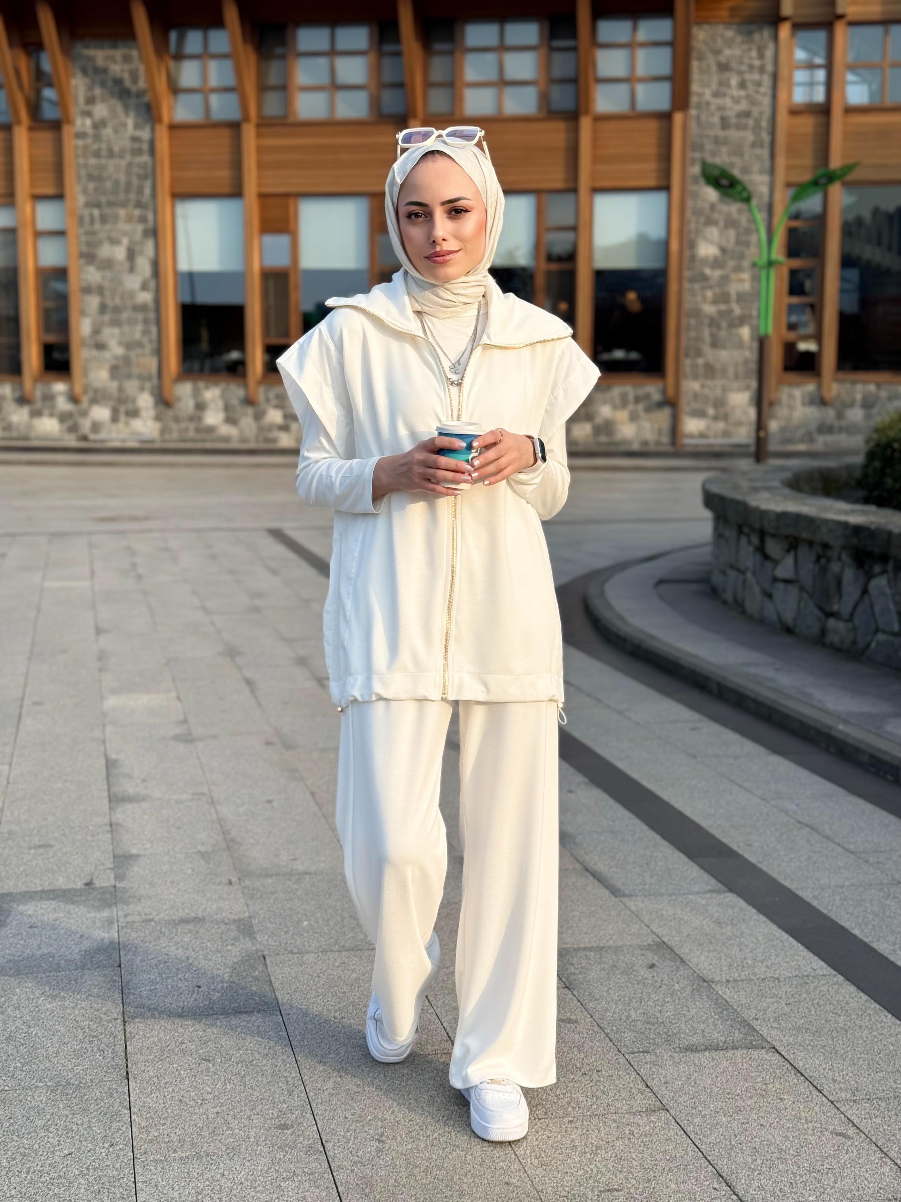 Garni Yaka Yelekli Takım 