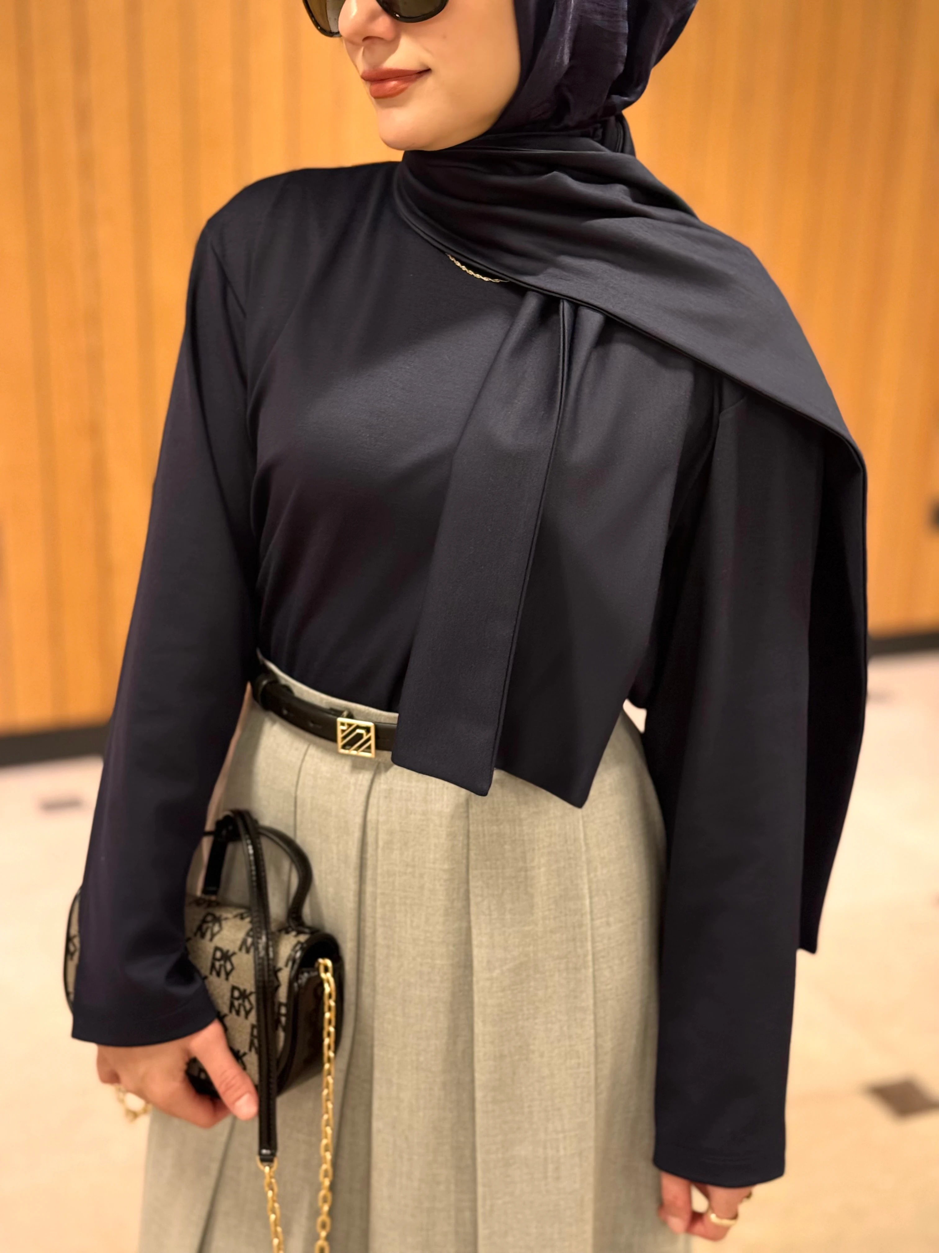 Derin - Seyyar Atkılı Lacivert Bluz