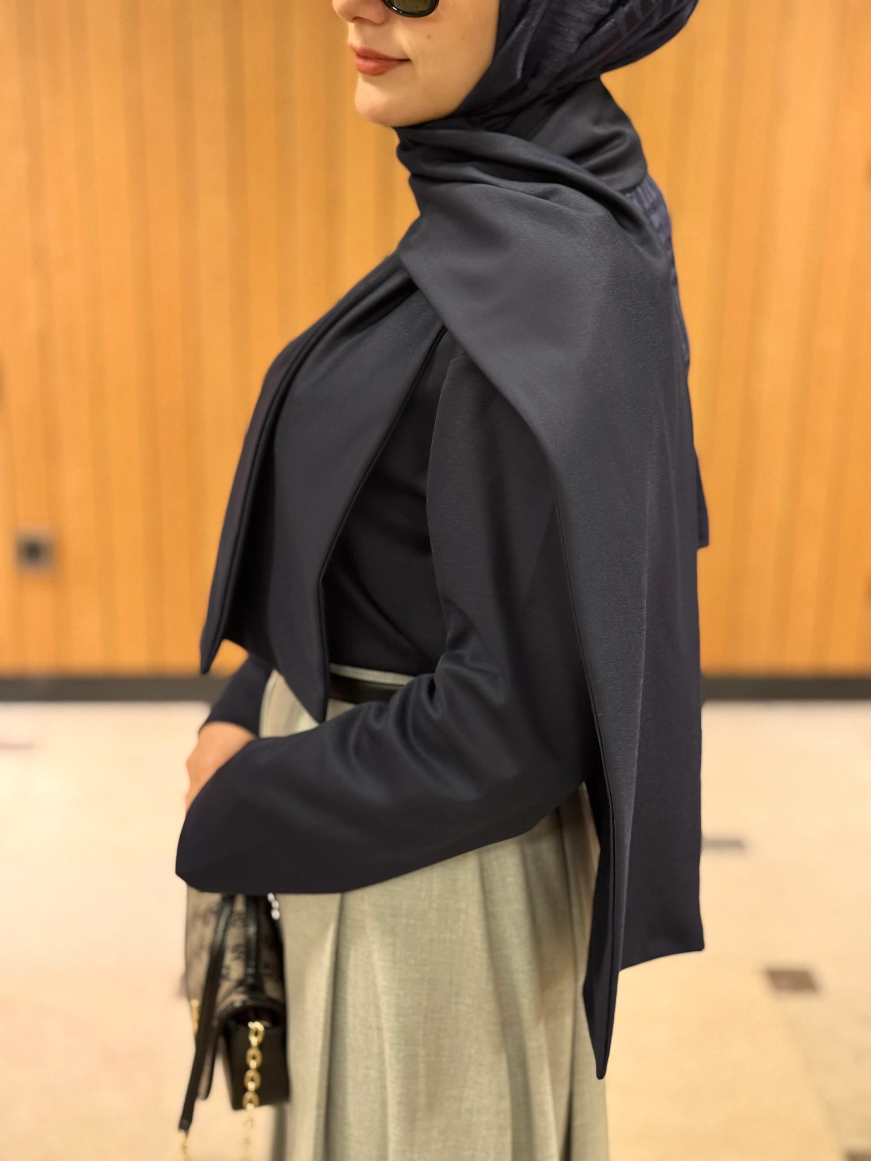 Derin - Seyyar Atkılı Lacivert Bluz