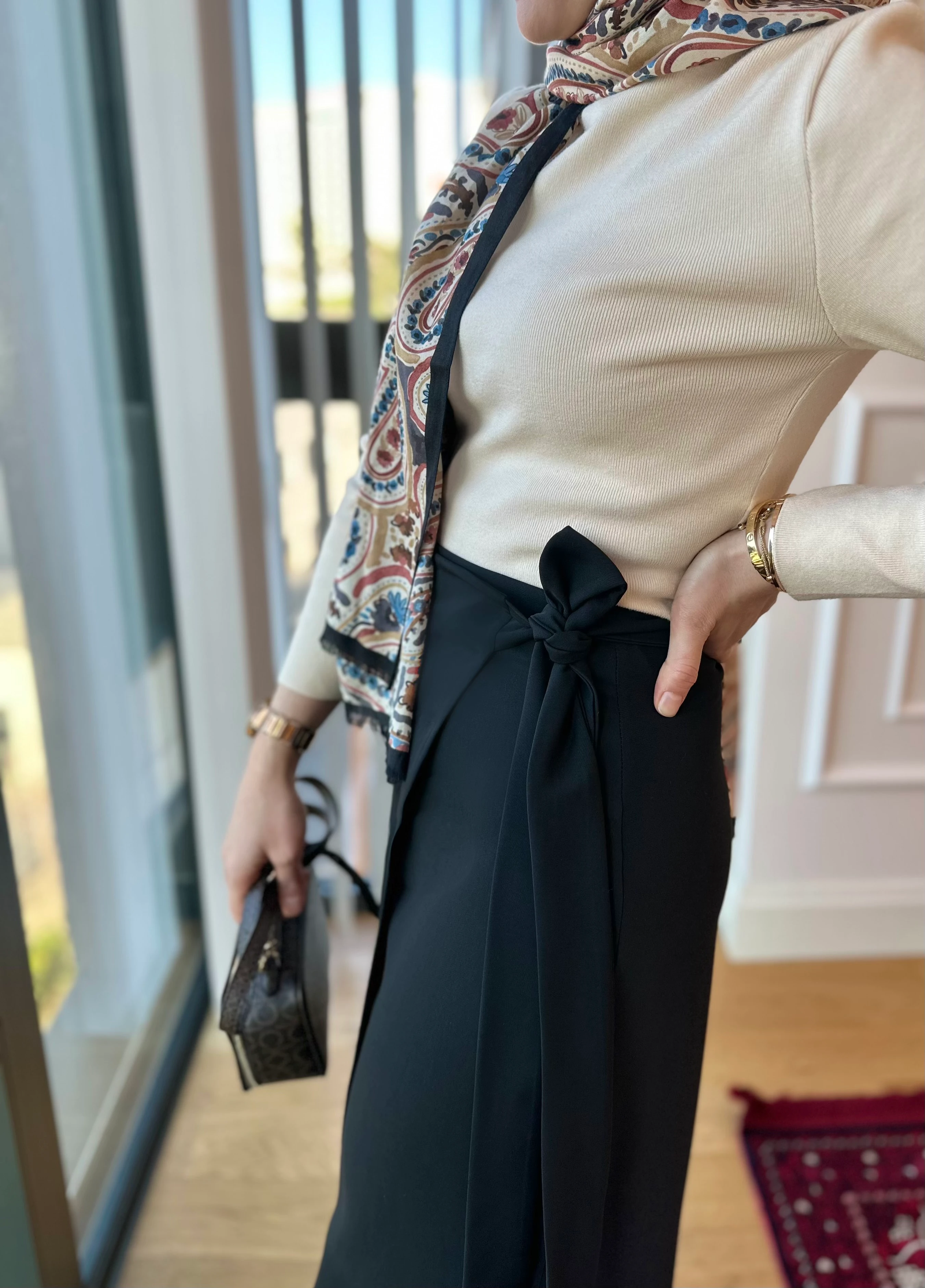  Anvelop – Siyah Kapaklı Etek