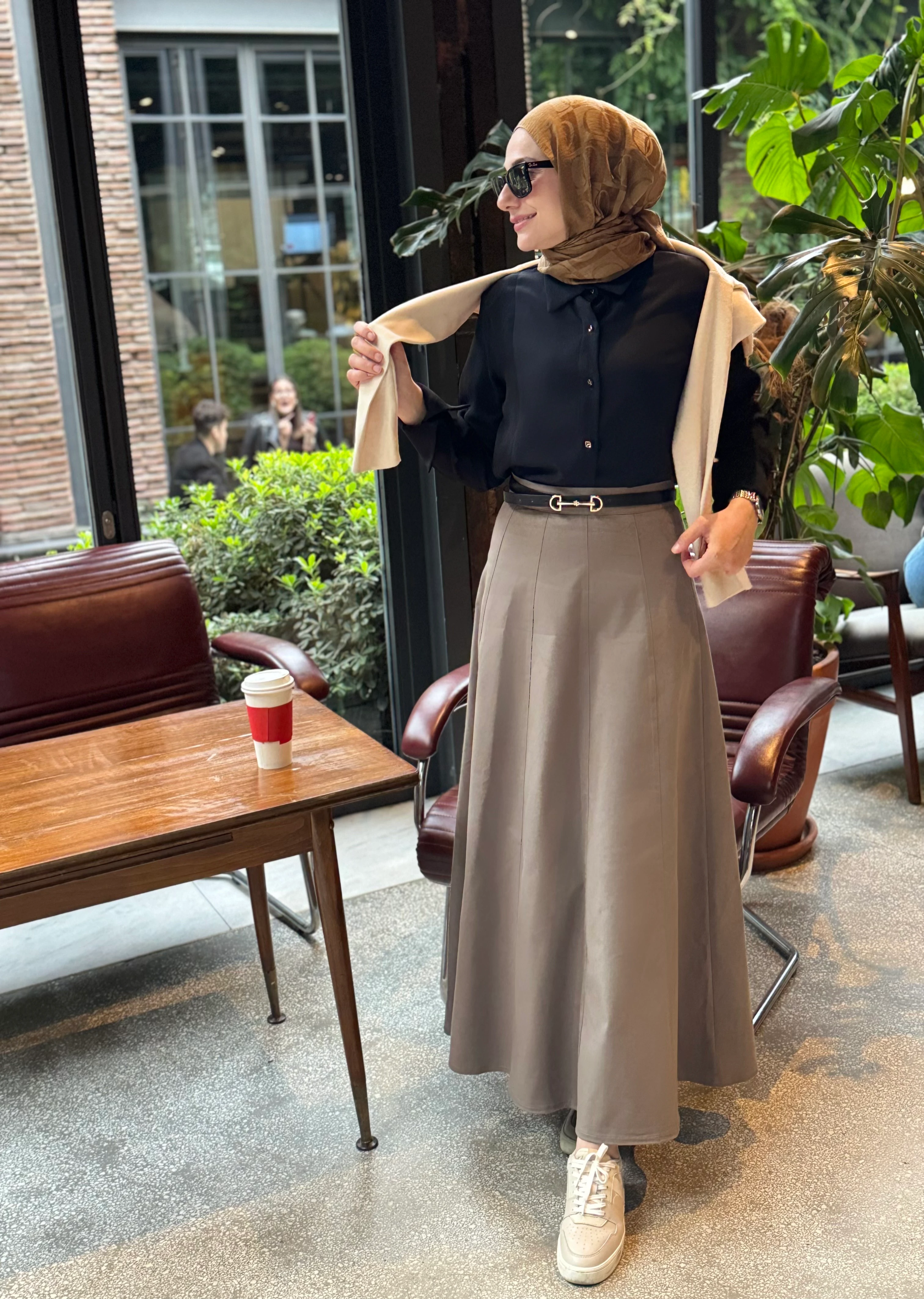 Ombra – Siyah Gömlek