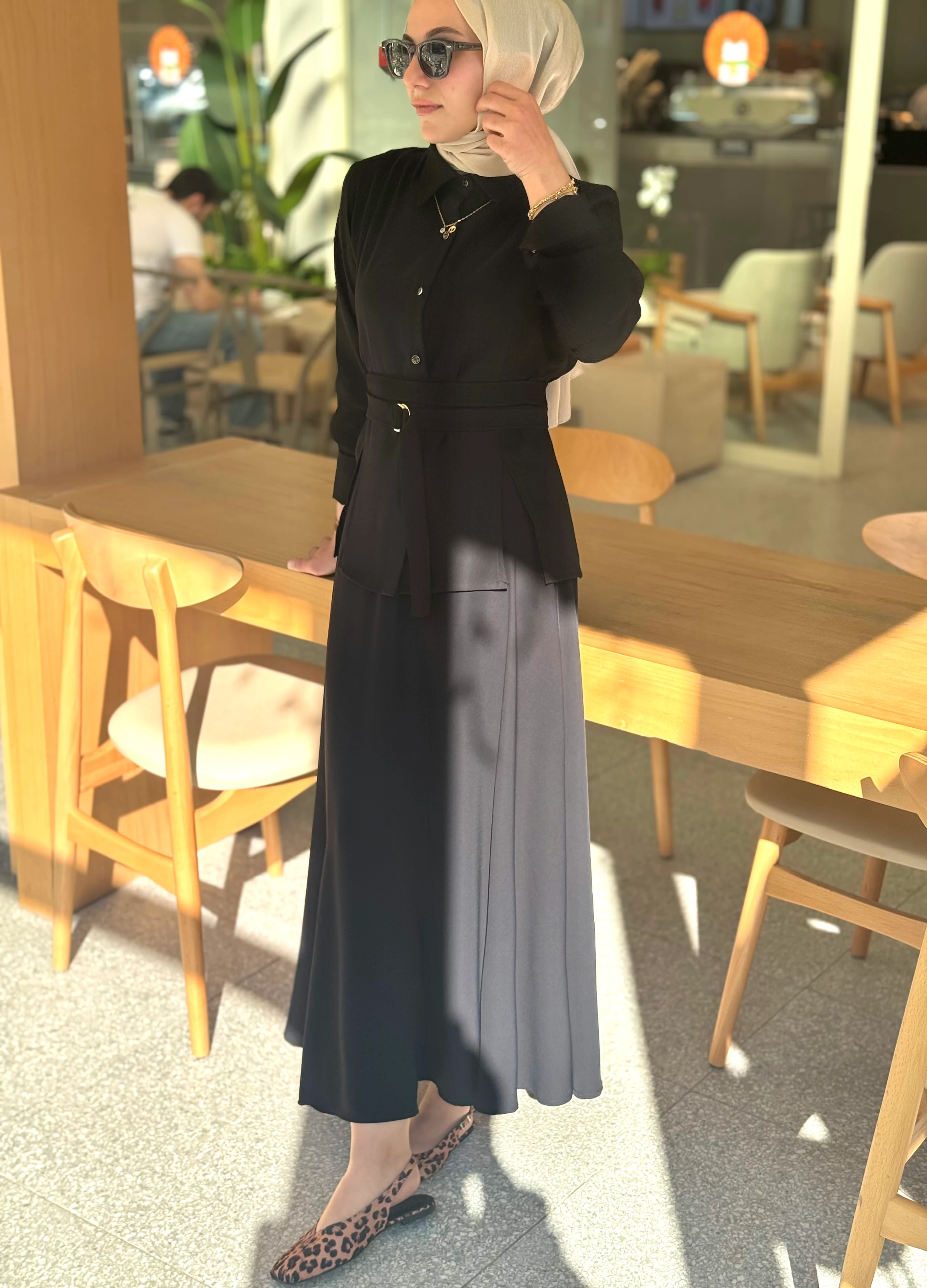 Mira – Siyah Etek Takım