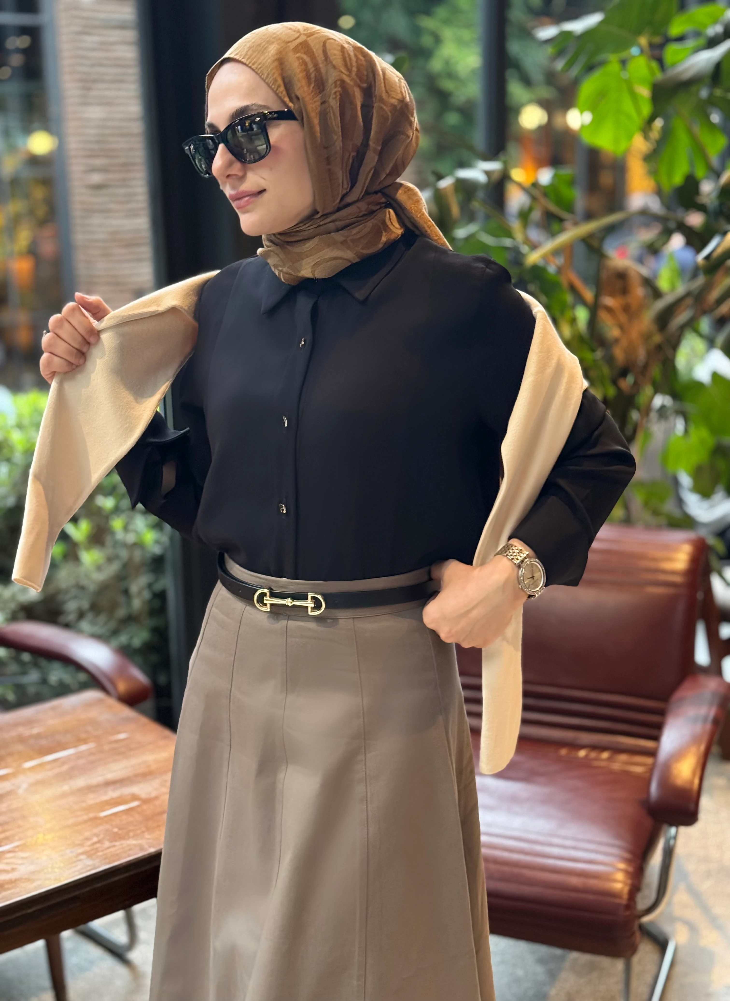 Ombra – Siyah Gömlek