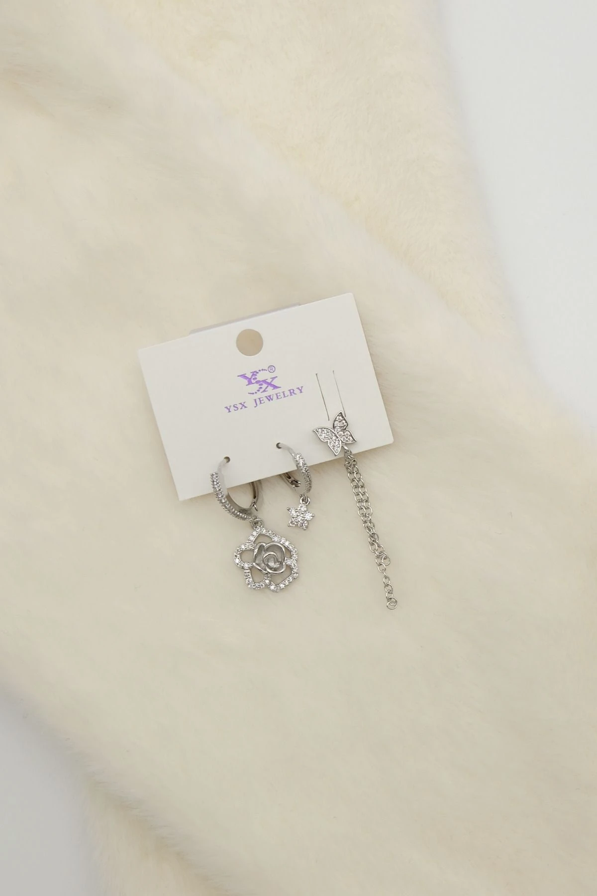 Gümüş Renk  Çiçek ve Kelebek Figür Zirkon Taş  3 lü Set Küpe