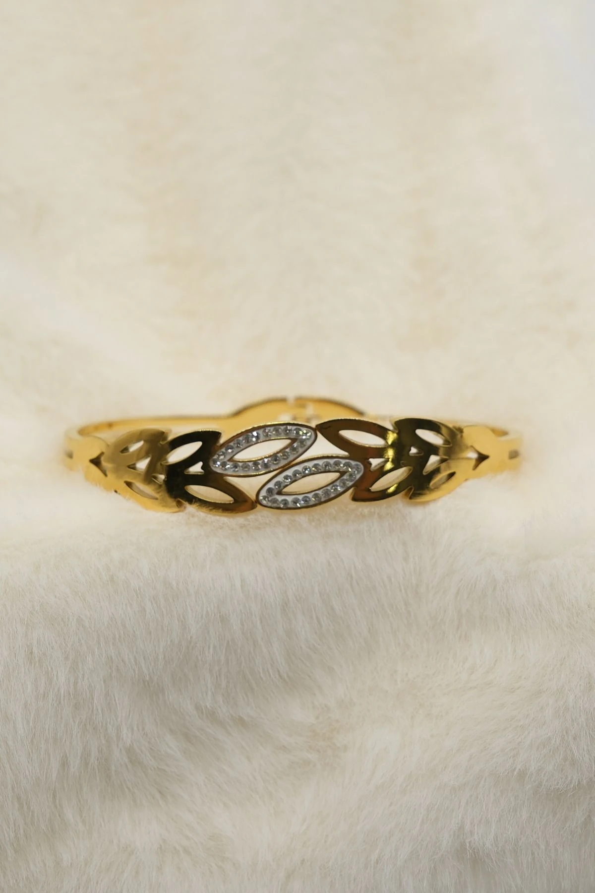 Gold Renk Yaprak Model Zirkon Taş Detay  Bileklik